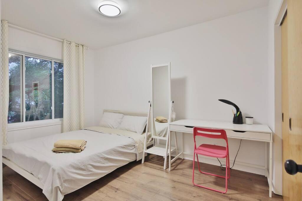 Modern 3-BR Home Free Parking Next to Metro