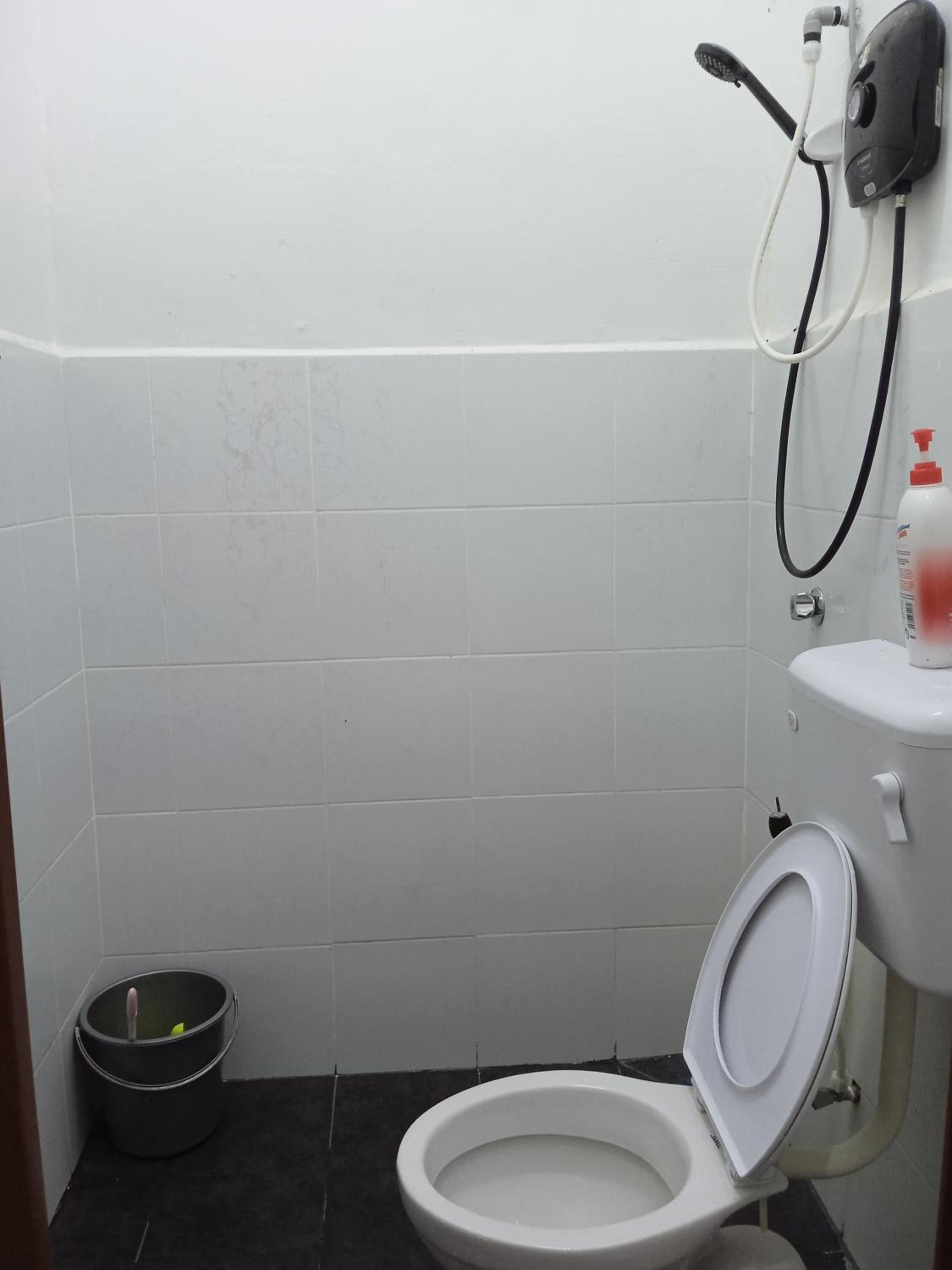Tiny House Idaman K T dengan Aircond dan Privasi Penuh 1 Bilik Air