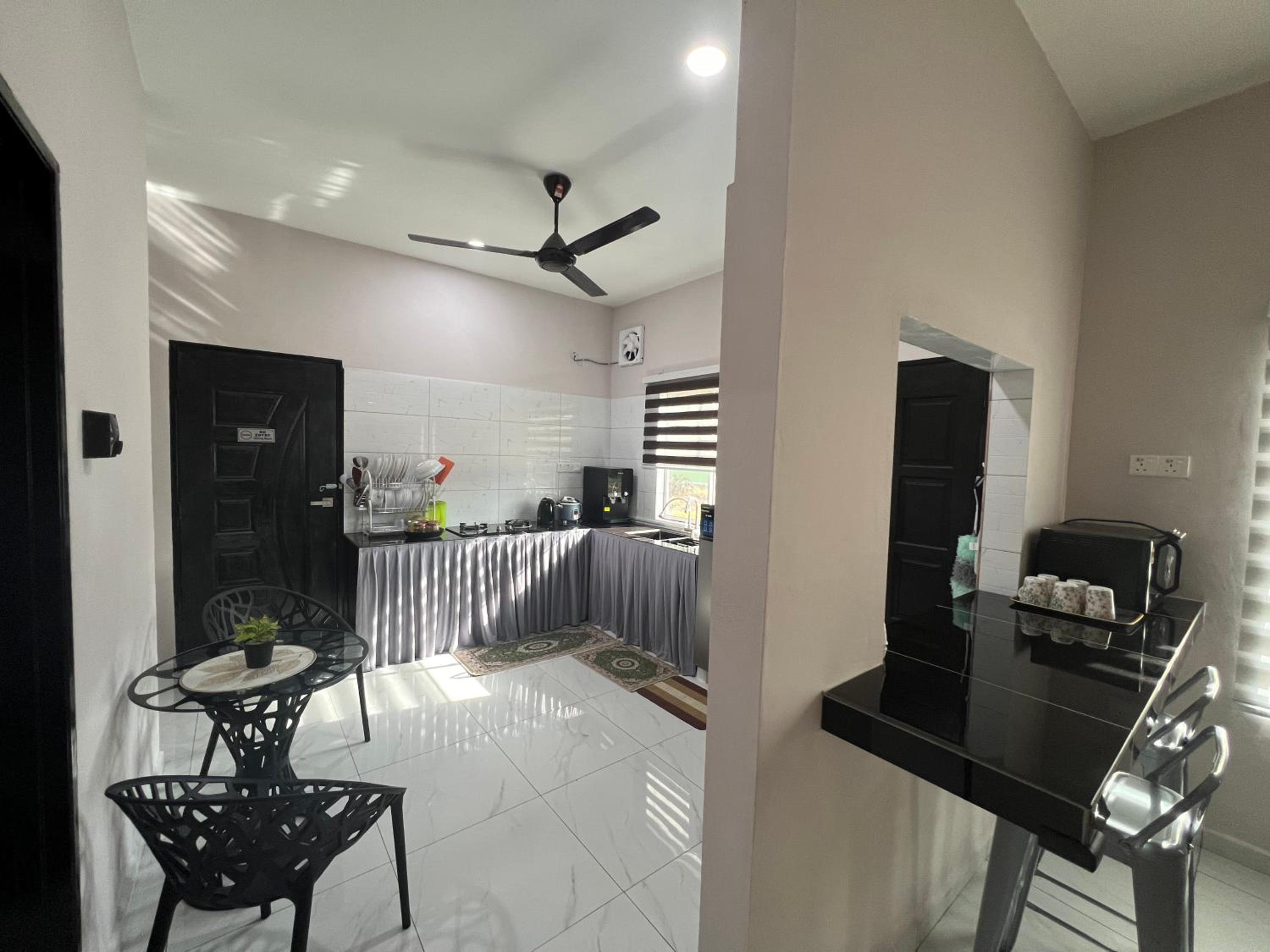 D'Nuha Homestay Unit 1 Chenderong Balai Teluk Intan photo 4