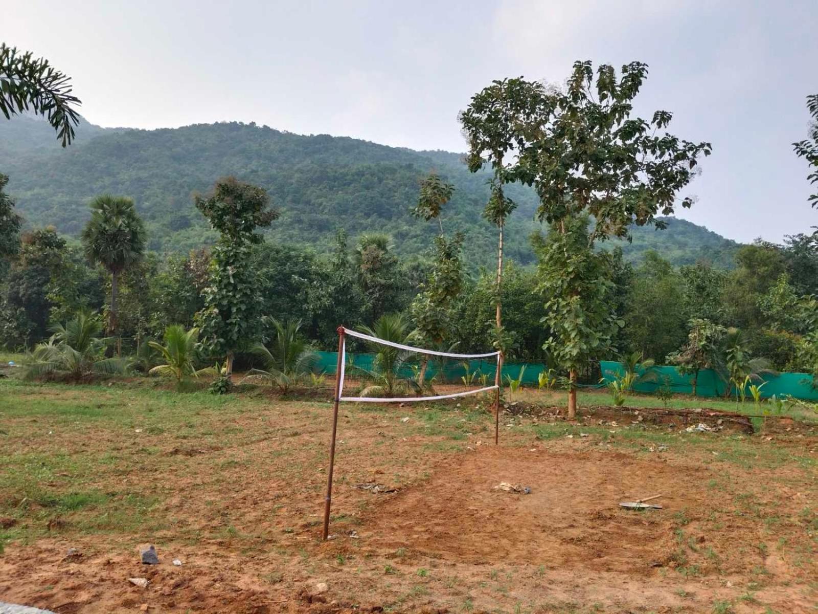 Hangout Hills Resorts