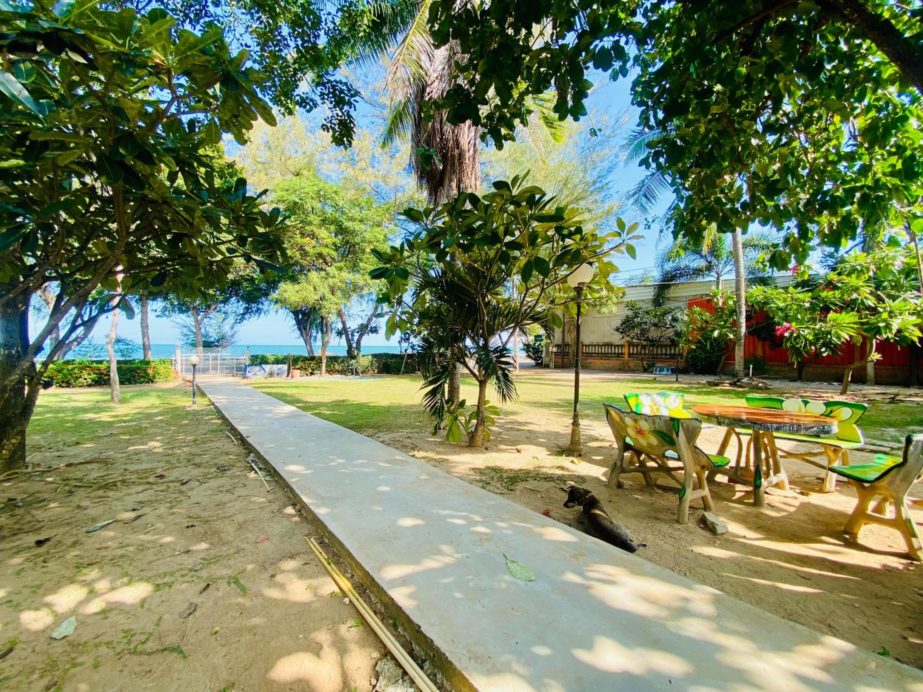 Pranmanee Beach Resort