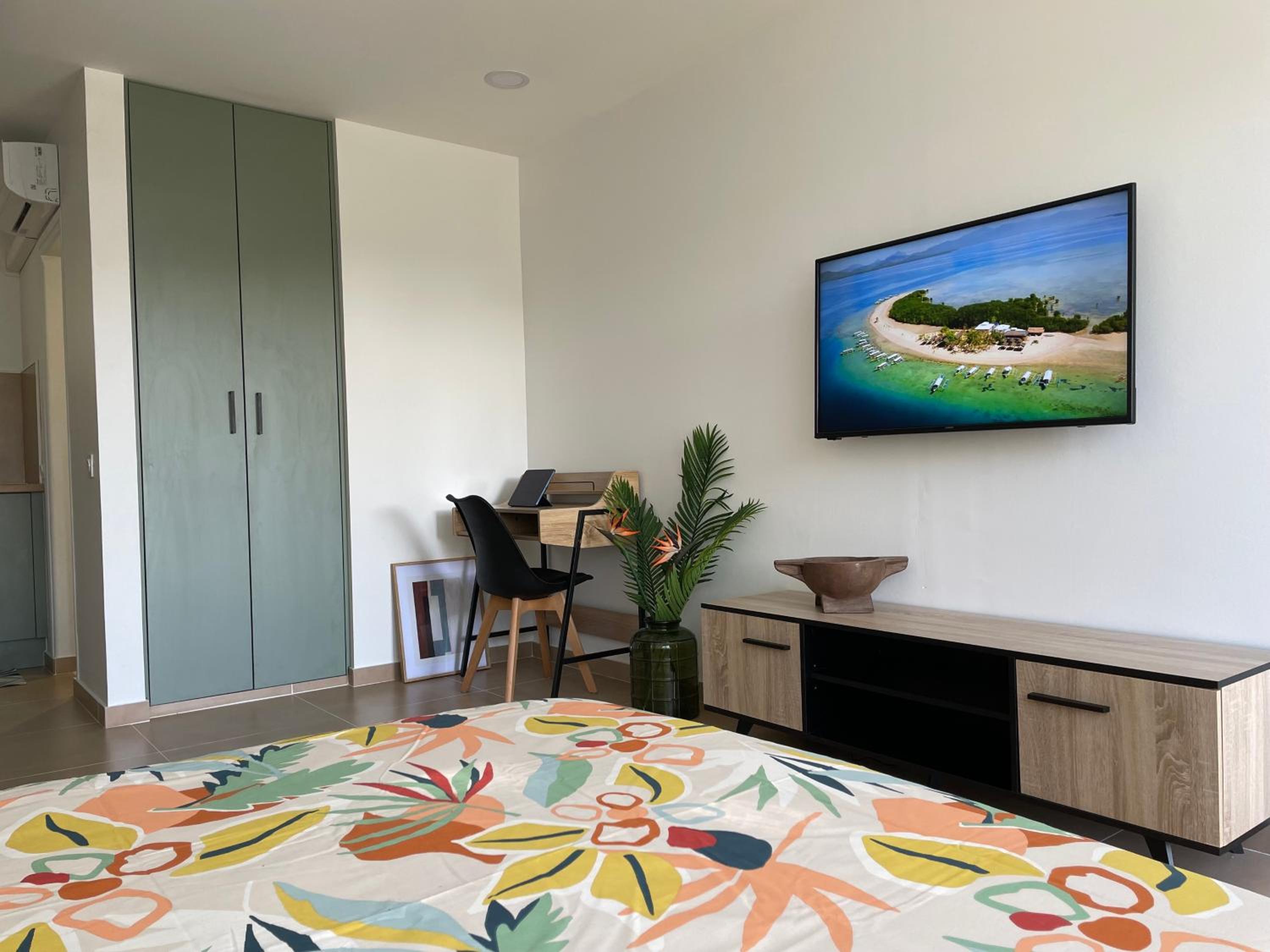Studio calme proche des plages view 2