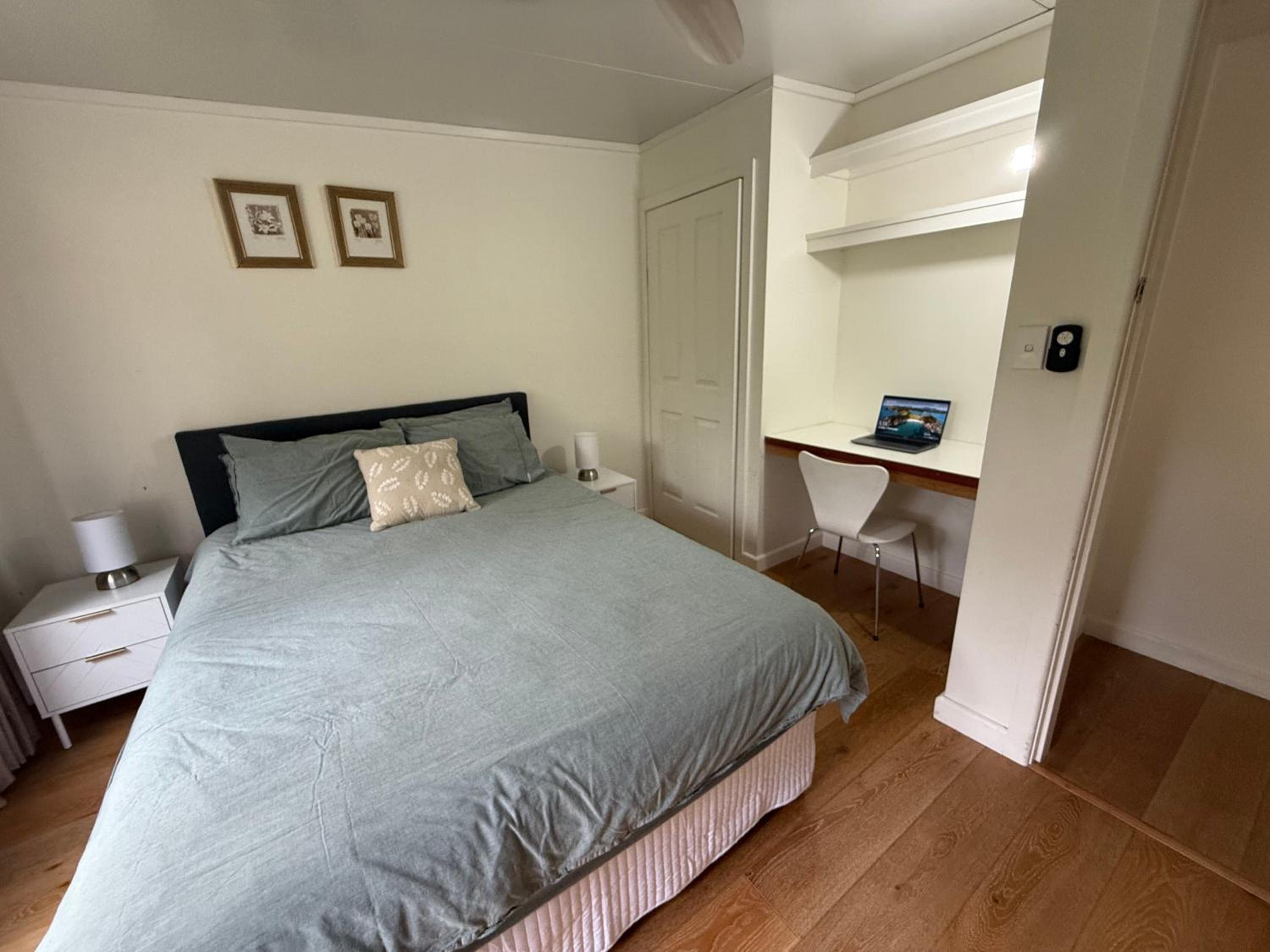 Pen-Y-Pont 4 bedroom riverfront retreat with cottage charm