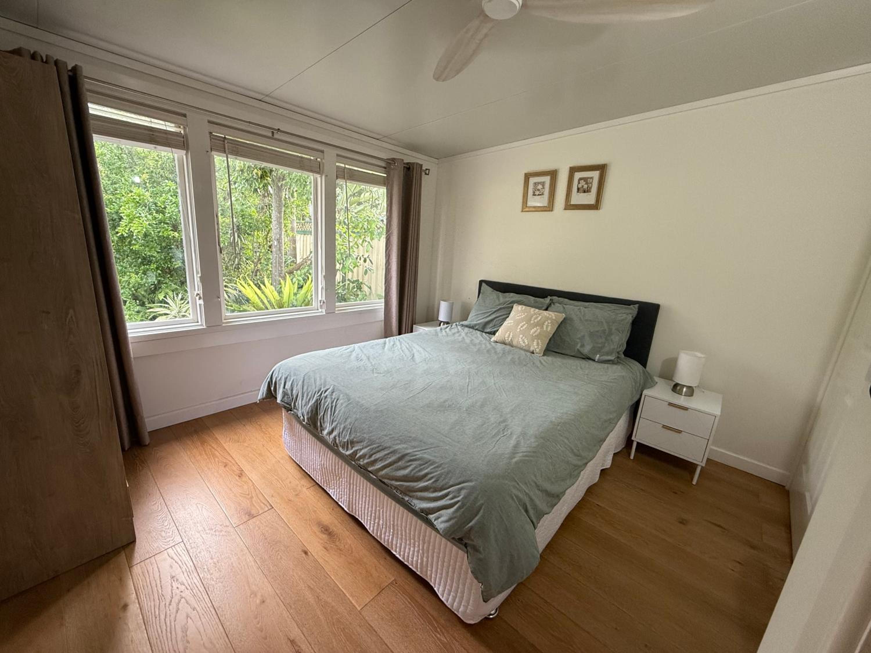 Pen-Y-Pont 4 bedroom riverfront retreat with cottage charm