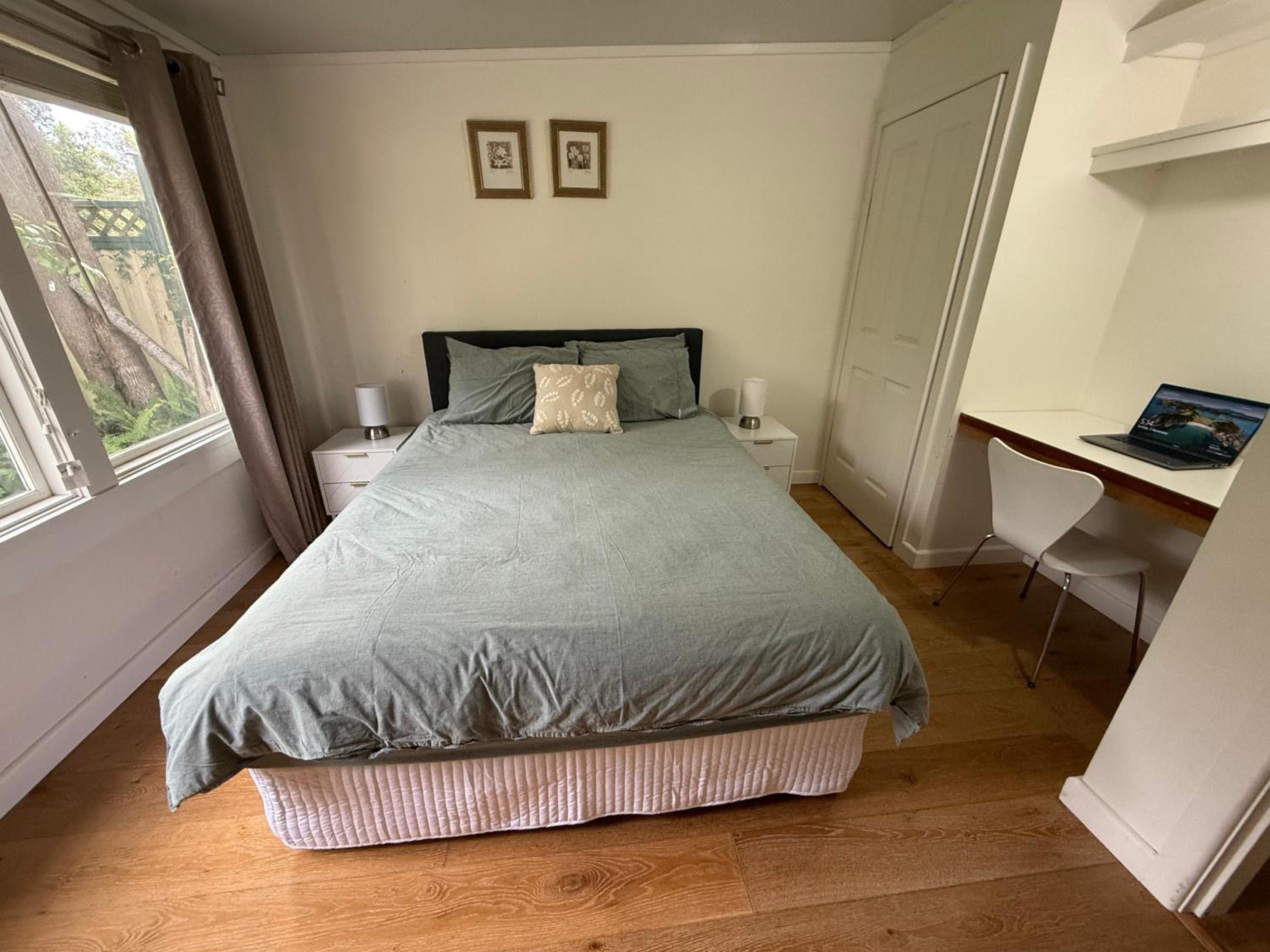 Pen-Y-Pont 4 bedroom riverfront retreat with cottage charm
