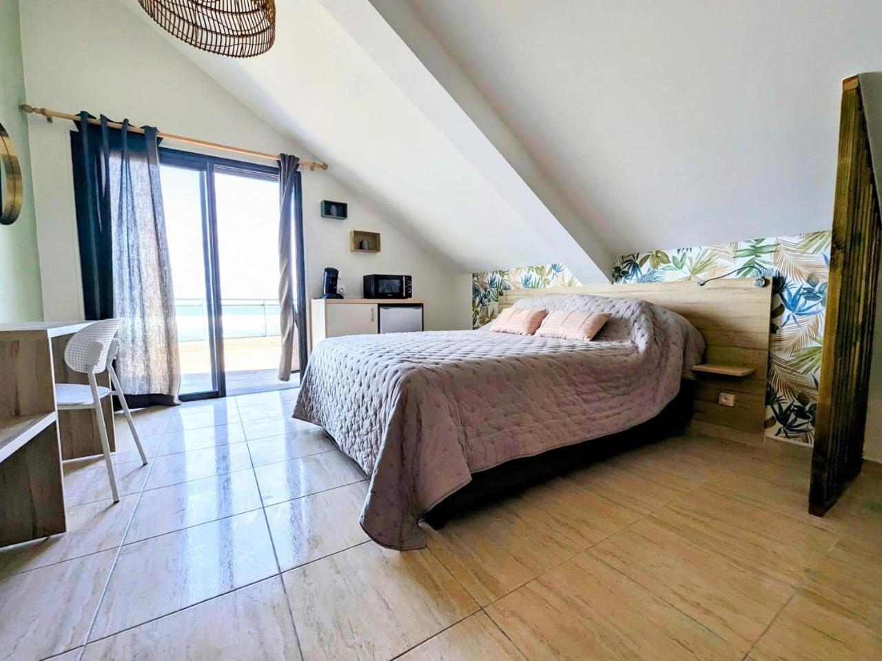 Studio Baleine - Plage de Saint-Pierre view 2