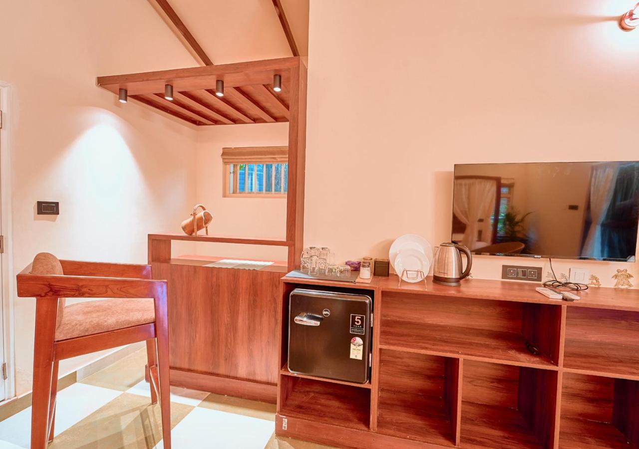 M Cafe Private Pool Villa By VOYE HOMES view 3