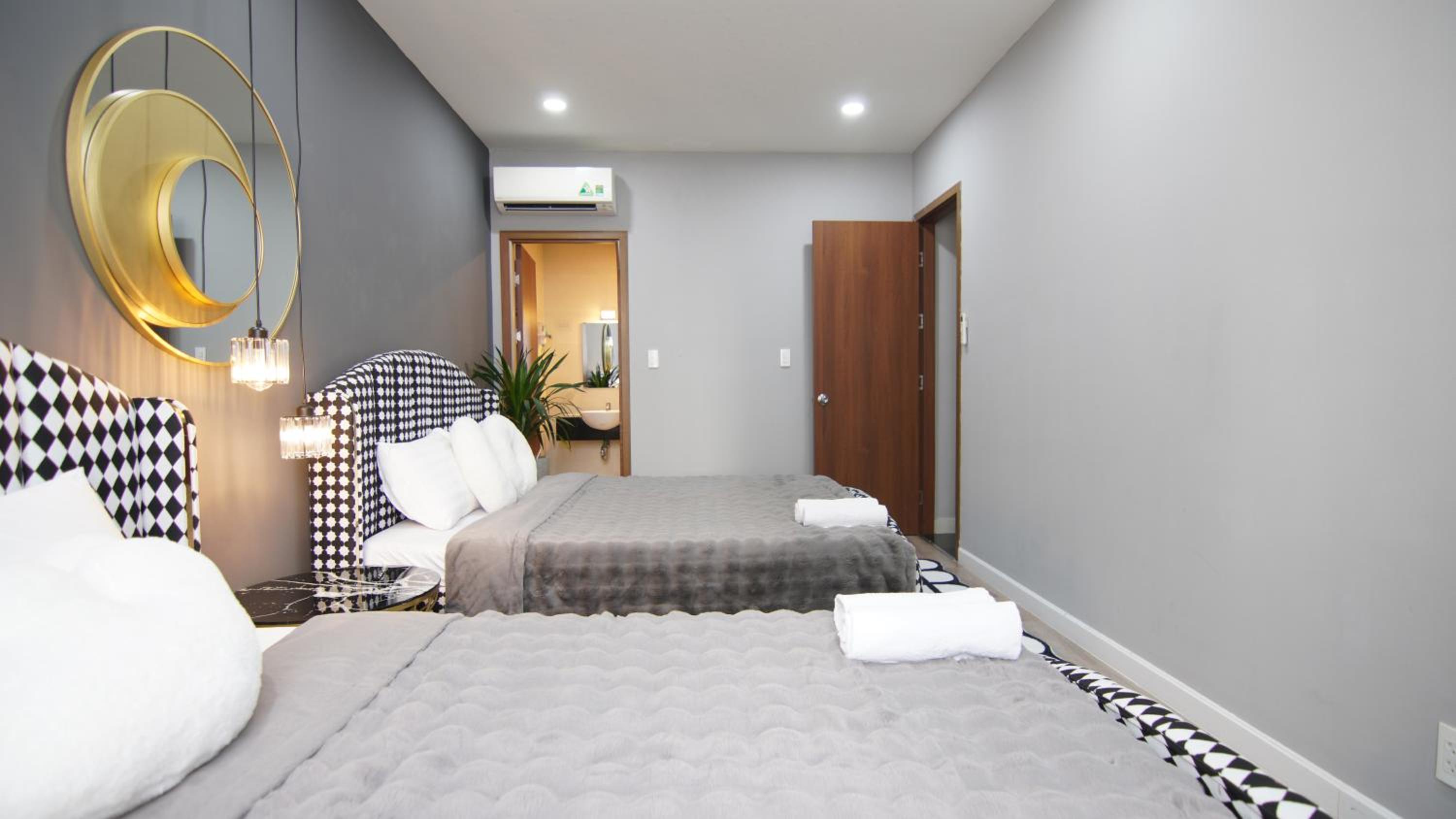 DOJI HOMES at Grand Riverside- FREE POOL