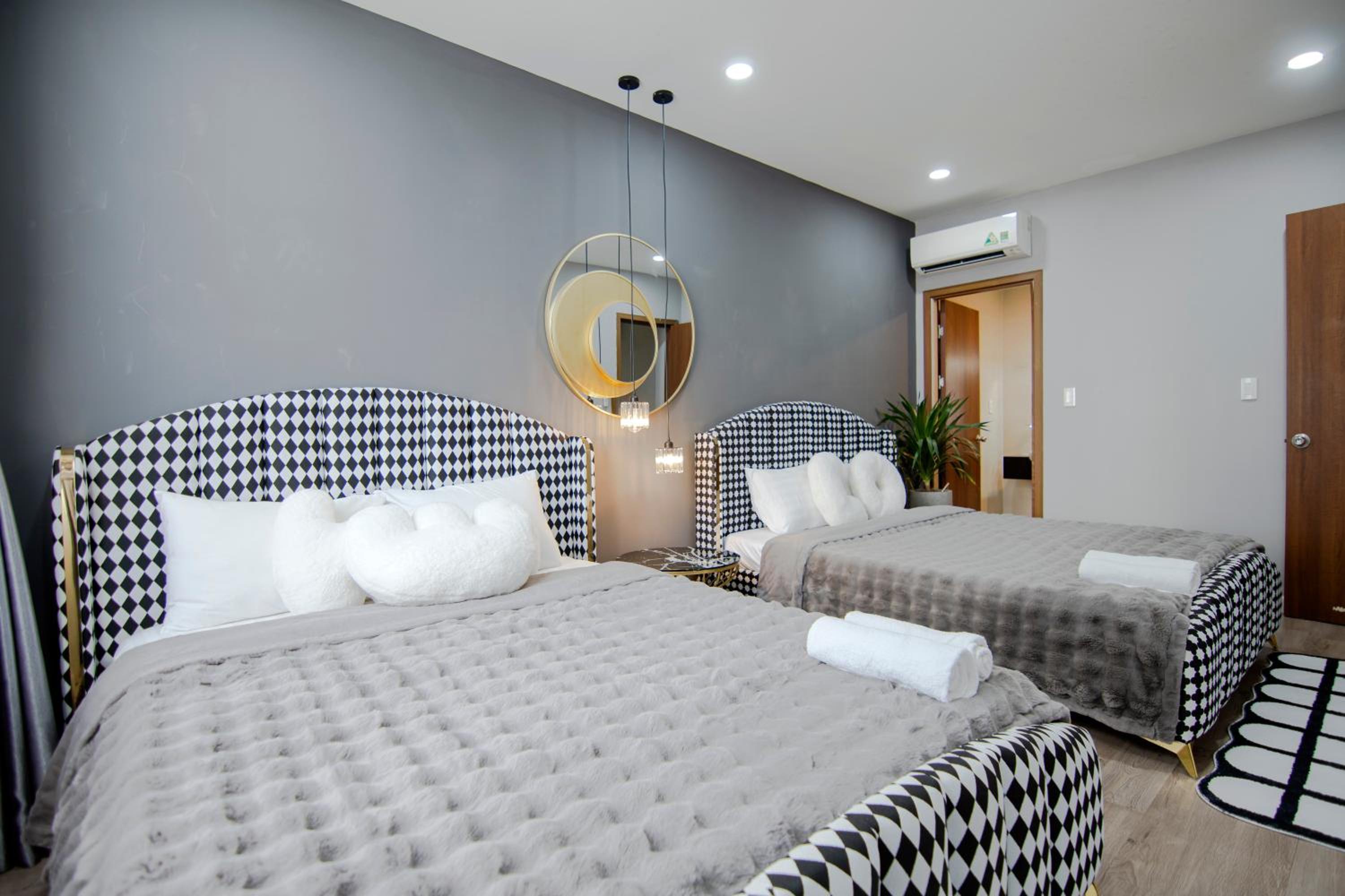 DOJI HOMES at Grand Riverside- FREE POOL