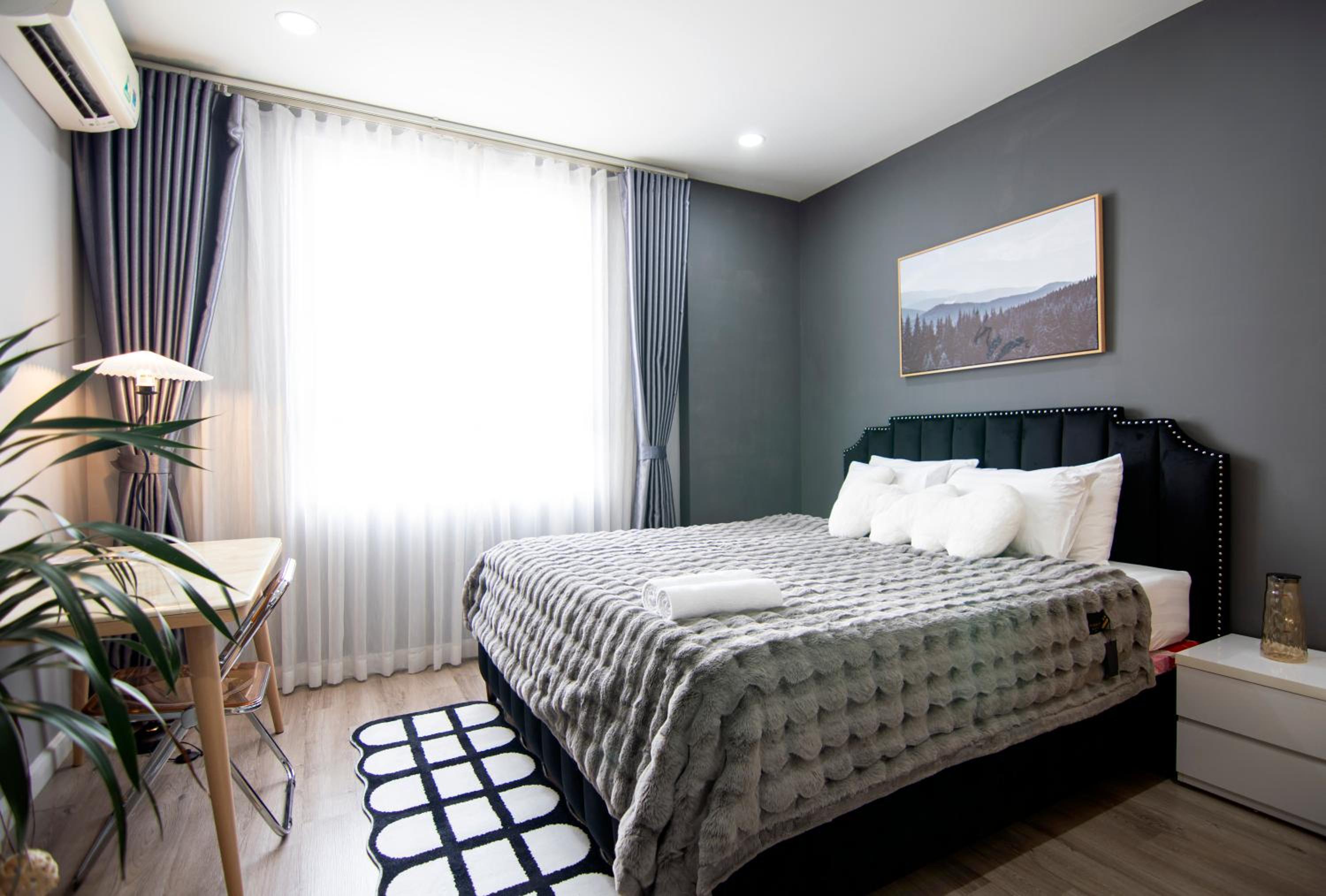 DOJI HOMES at Grand Riverside- FREE POOL