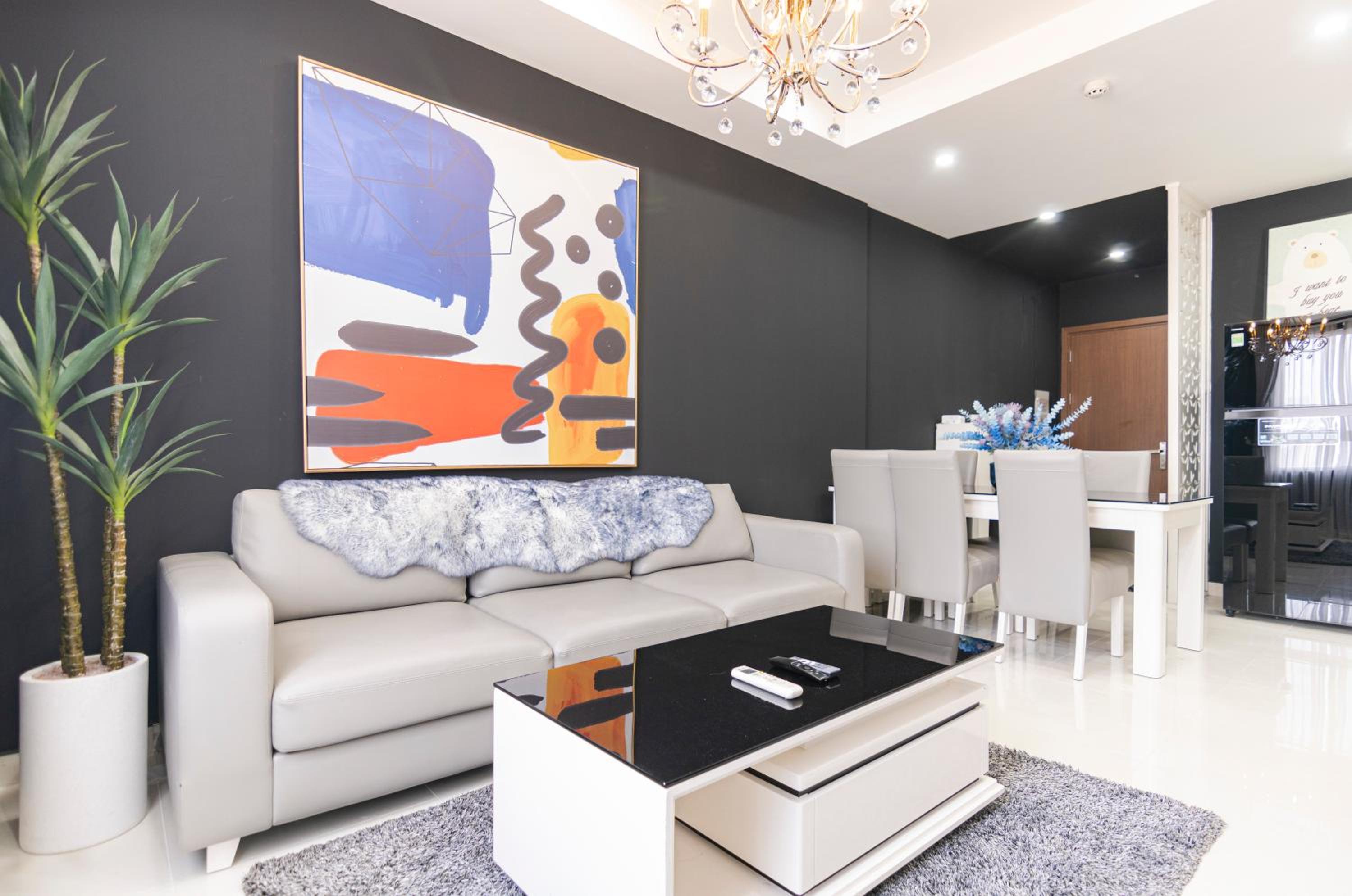 DOJI HOMES at Grand Riverside- FREE POOL