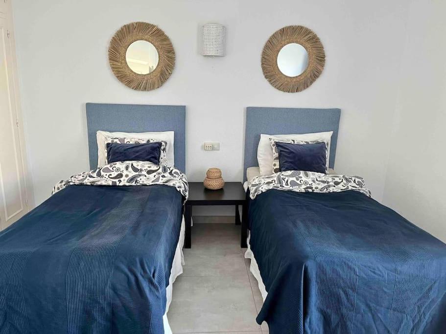 Nyrenoverat! Beachfront townhouse med pool