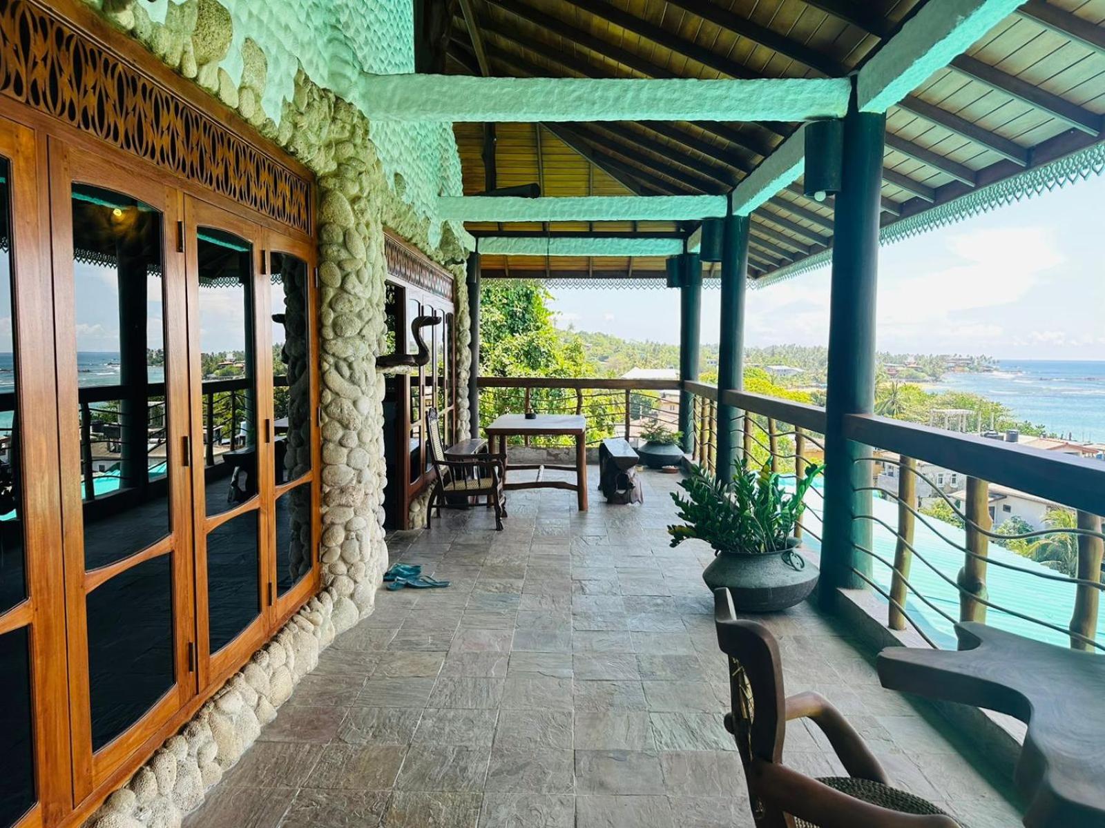 Penthouse On The Rocks