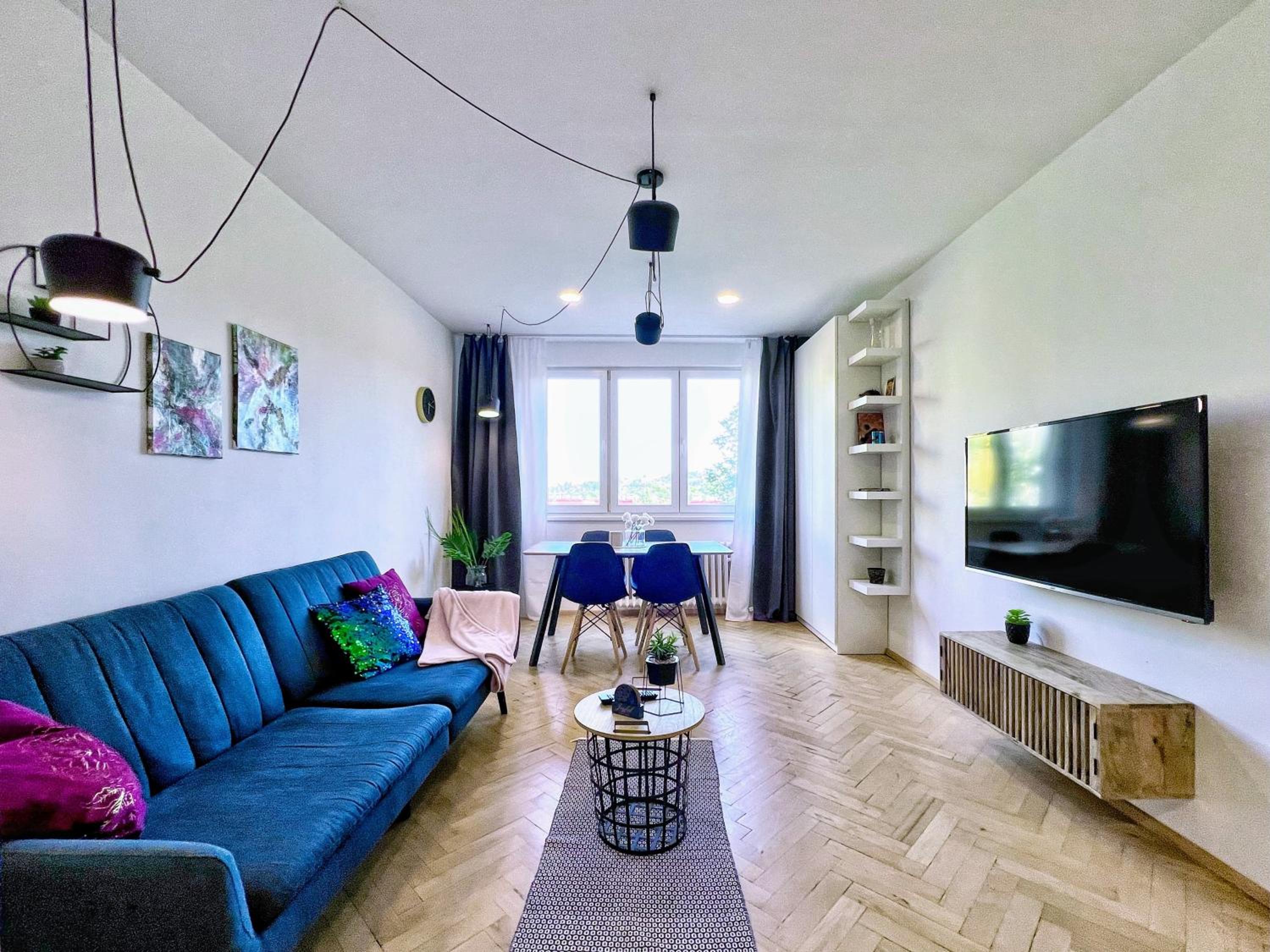 Prague Vacations - Jana's WoW apt, 2BR, Metro next door, near the airport - Property Image 1