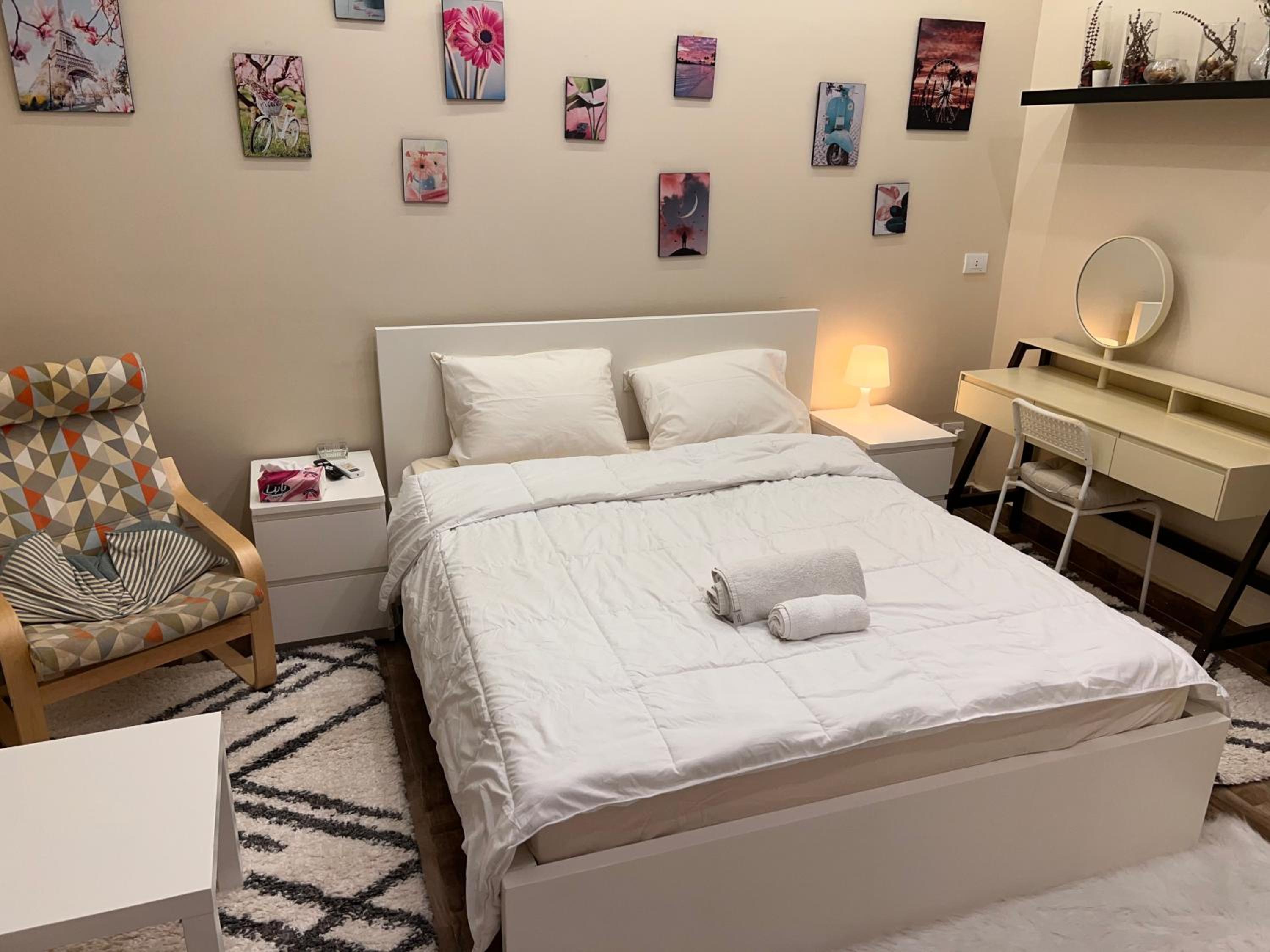 Private cozy studio