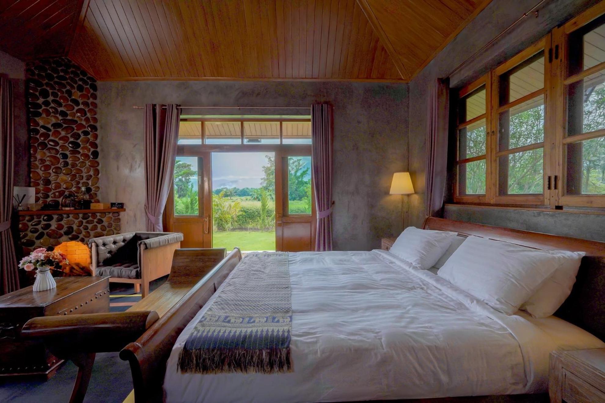 The Wes Village, incl free Breakfast & free today's dish Thai food dinner