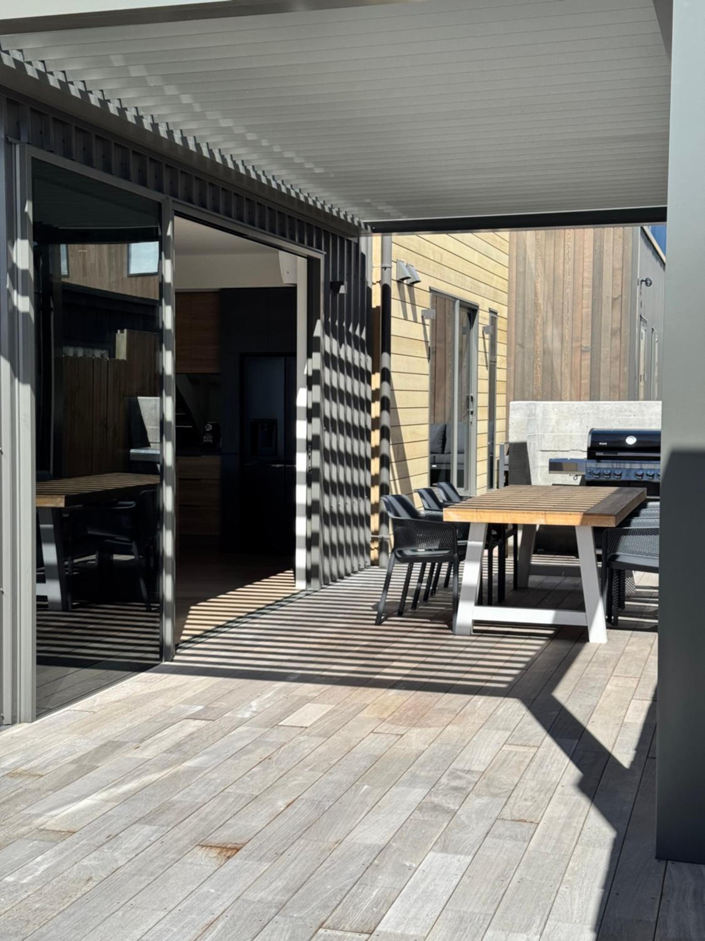 Glenshee Getaway - Modern Wanaka Home view 5