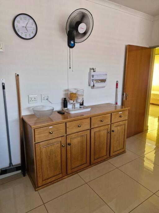 Royal Inn - Fully Furnished Self-Catering Apartments view 4