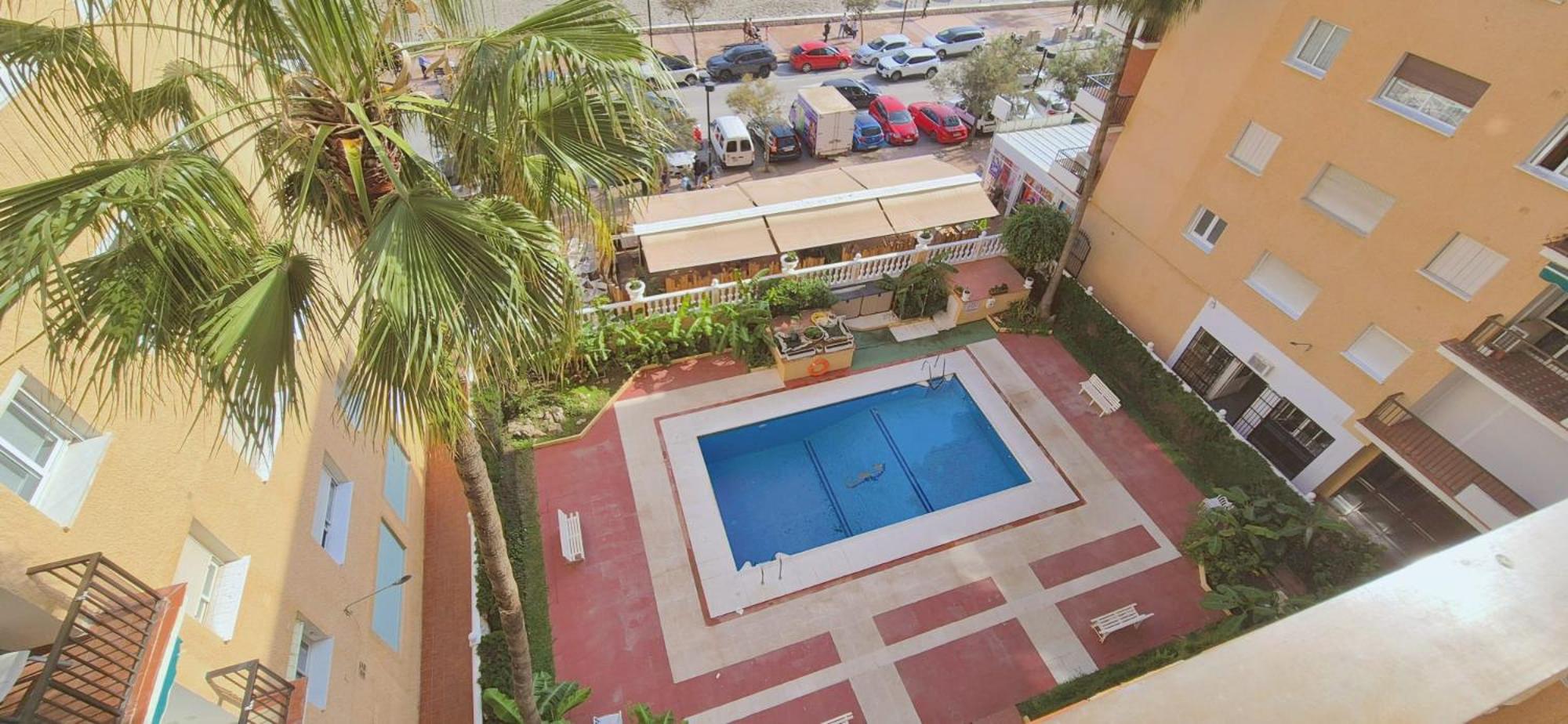 Apartamento con piscina en la primera línea de playa de Fuengirola photo 4
