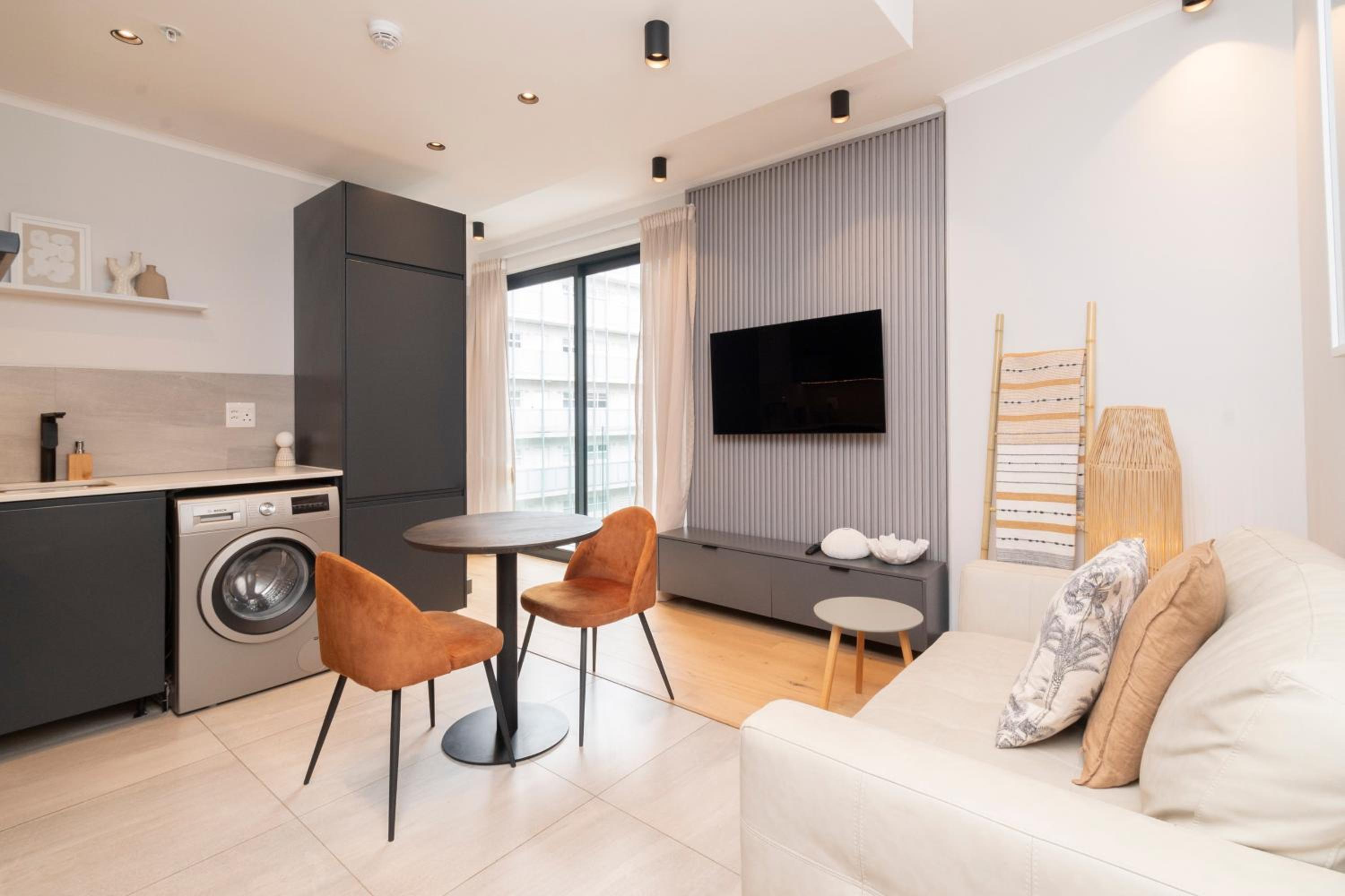 Elegant Green Point Apartment