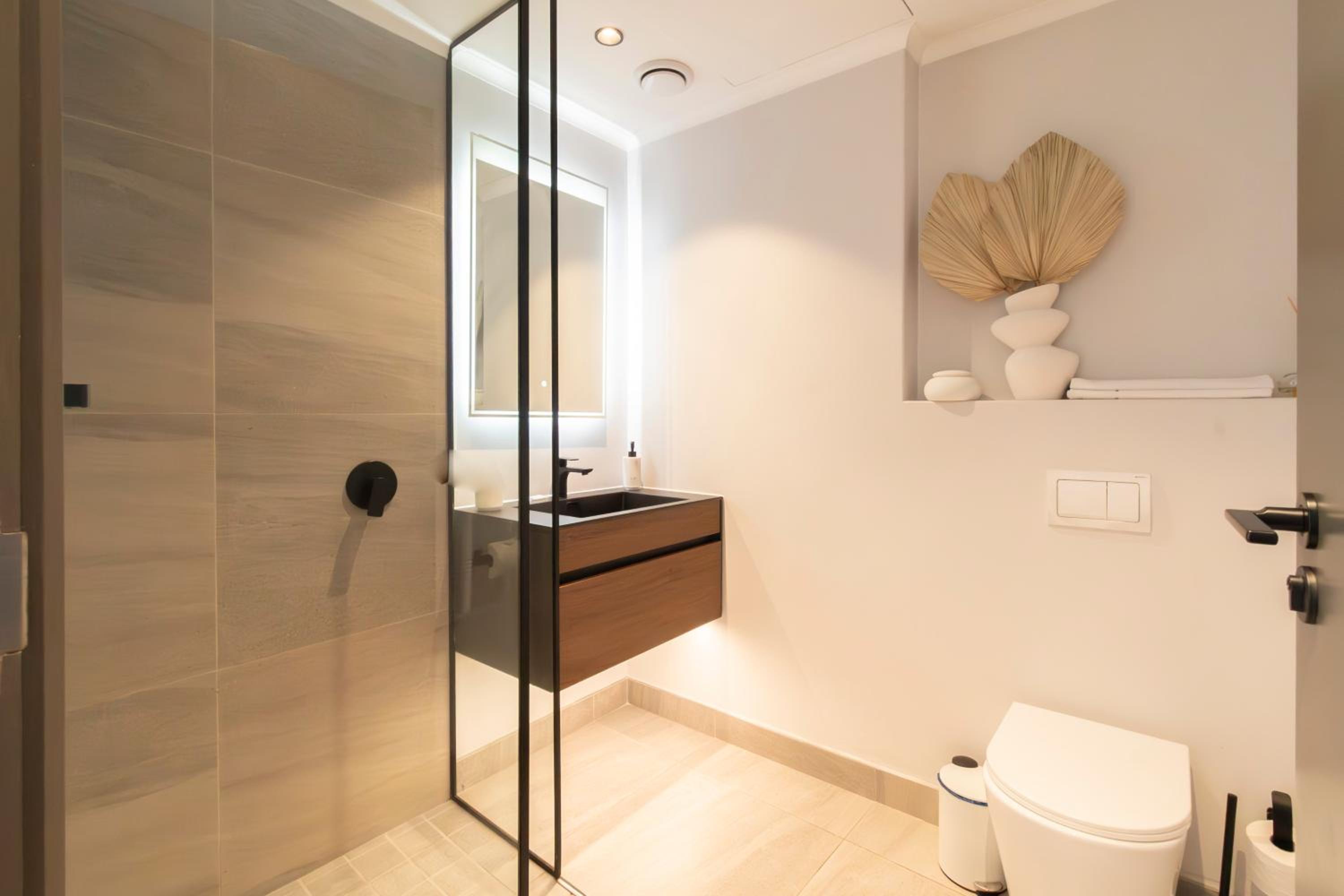 Elegant Green Point Apartment