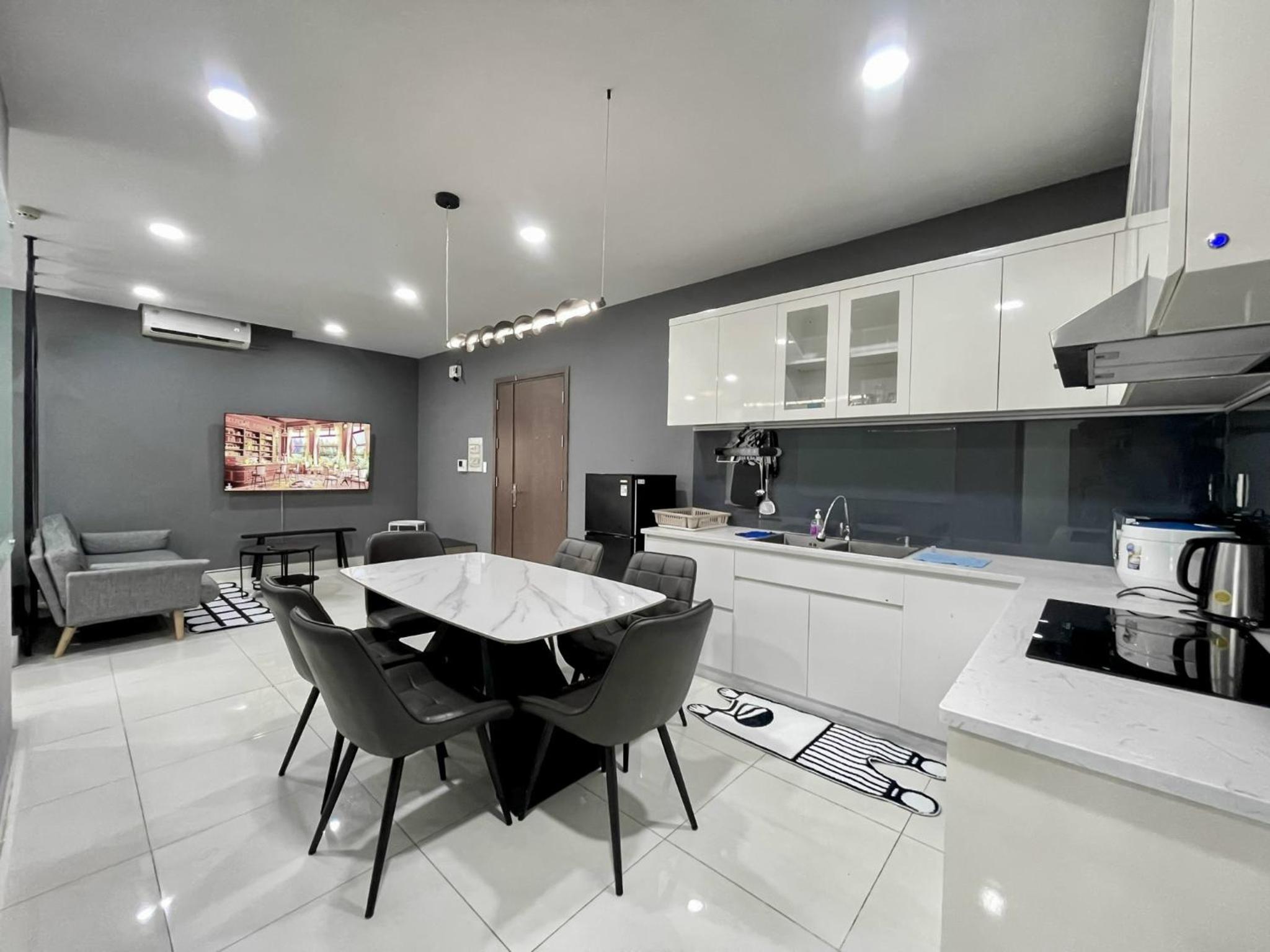 DOJI HOMES at Grand Riverside- FREE POOL