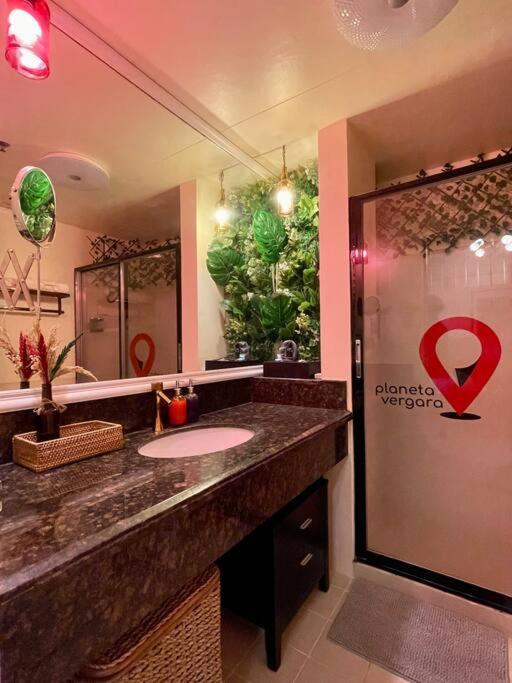 Condo near BGC and Megamall with free parking and Videoke view 5