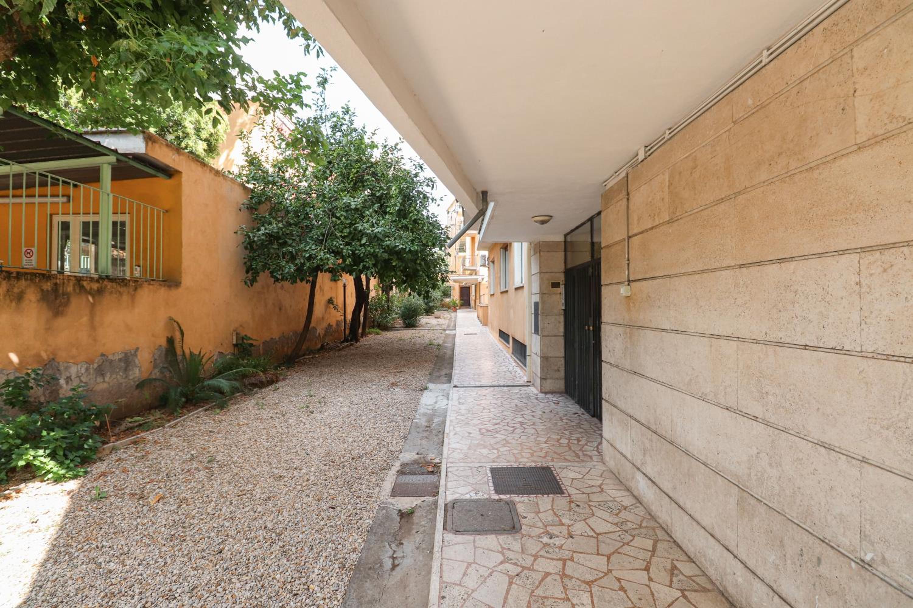 Casilina 403 Spacious Apartment 3BDR and 3 BATH