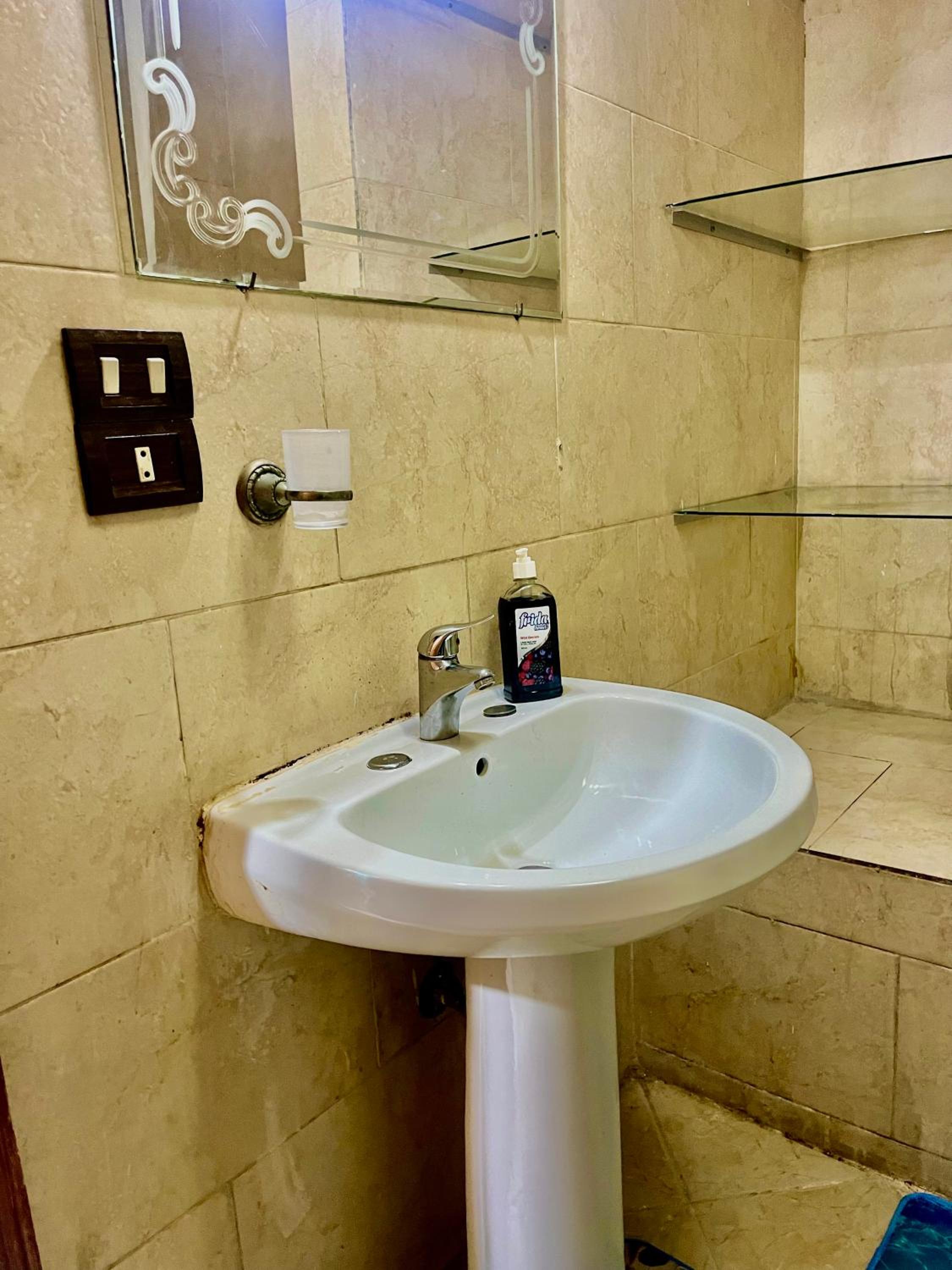 2 BRs Secure Apartment with Nice Location in Degla Maadi