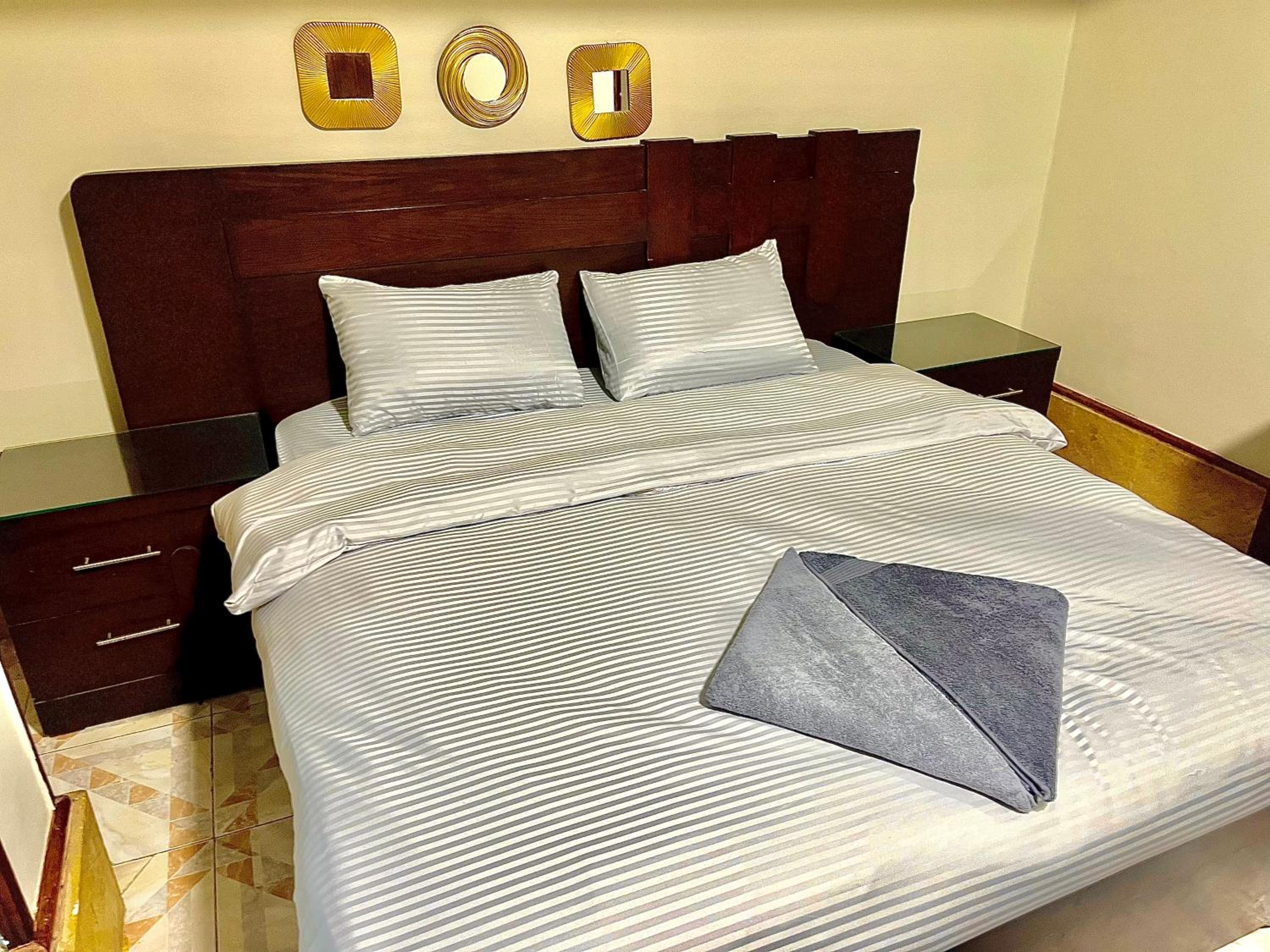 2 BRs Secure Apartment with Nice Location in Degla Maadi