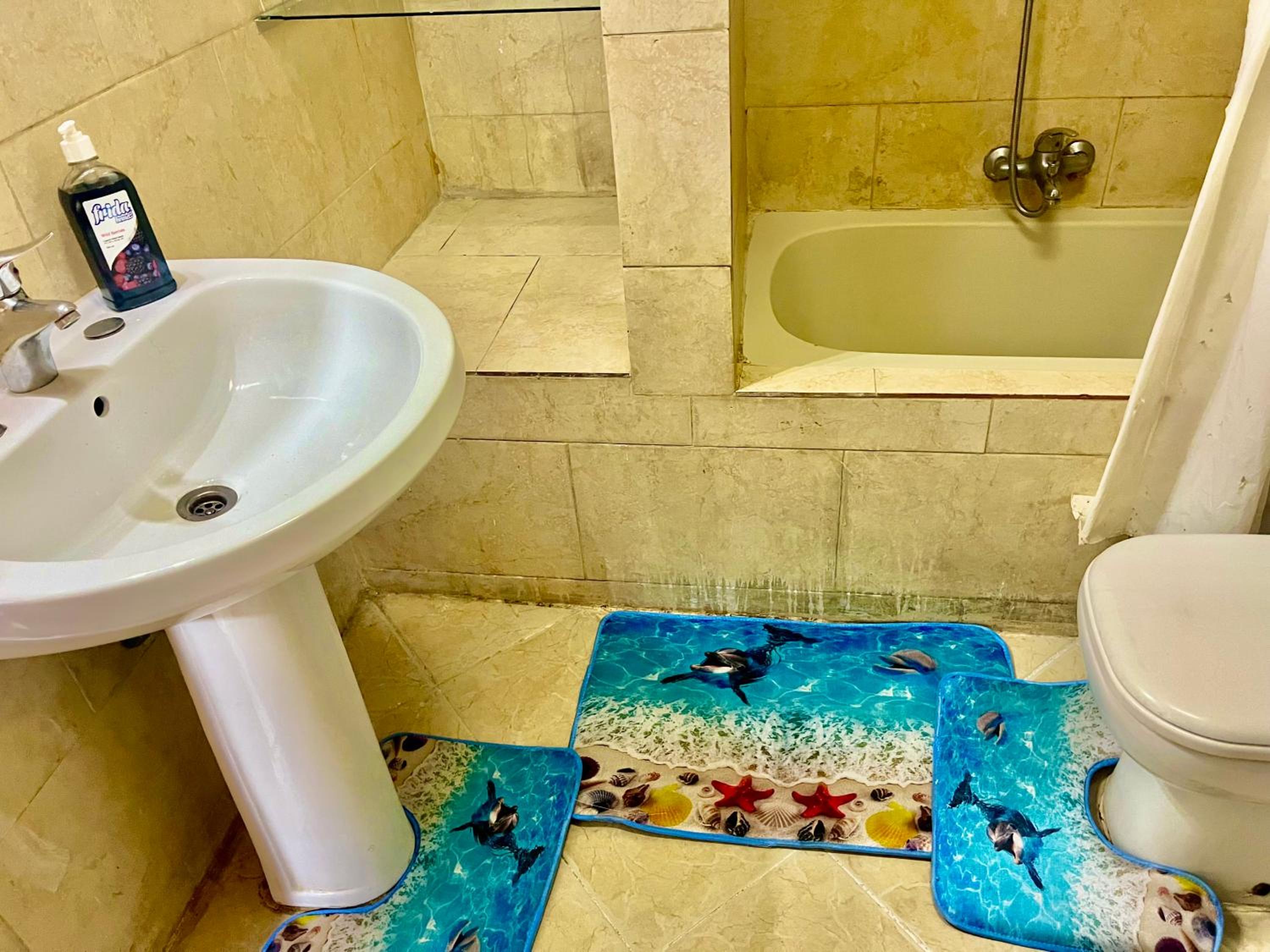 2 BRs Secure Apartment with Nice Location in Degla Maadi