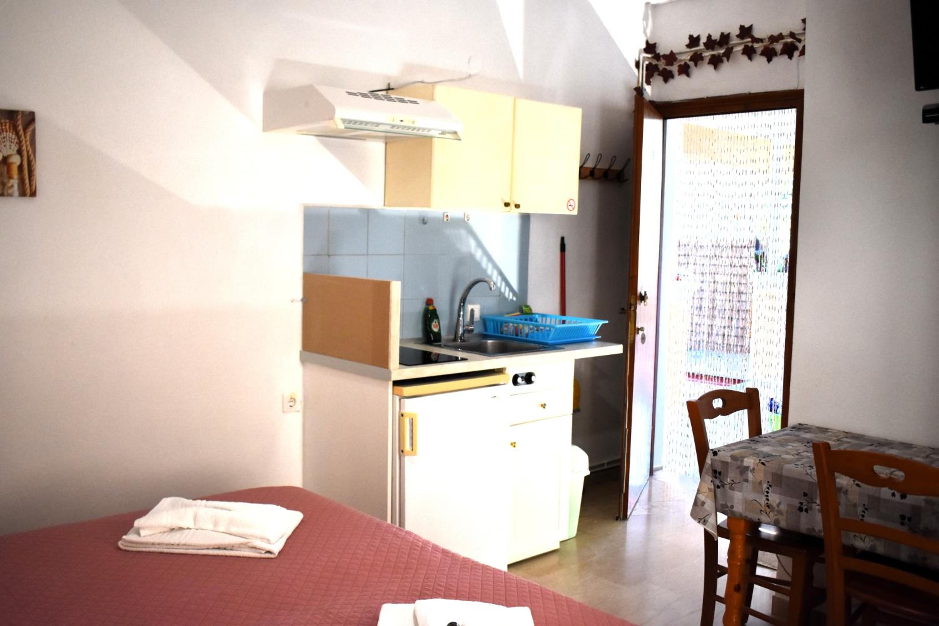 Kostas Apartments & studios