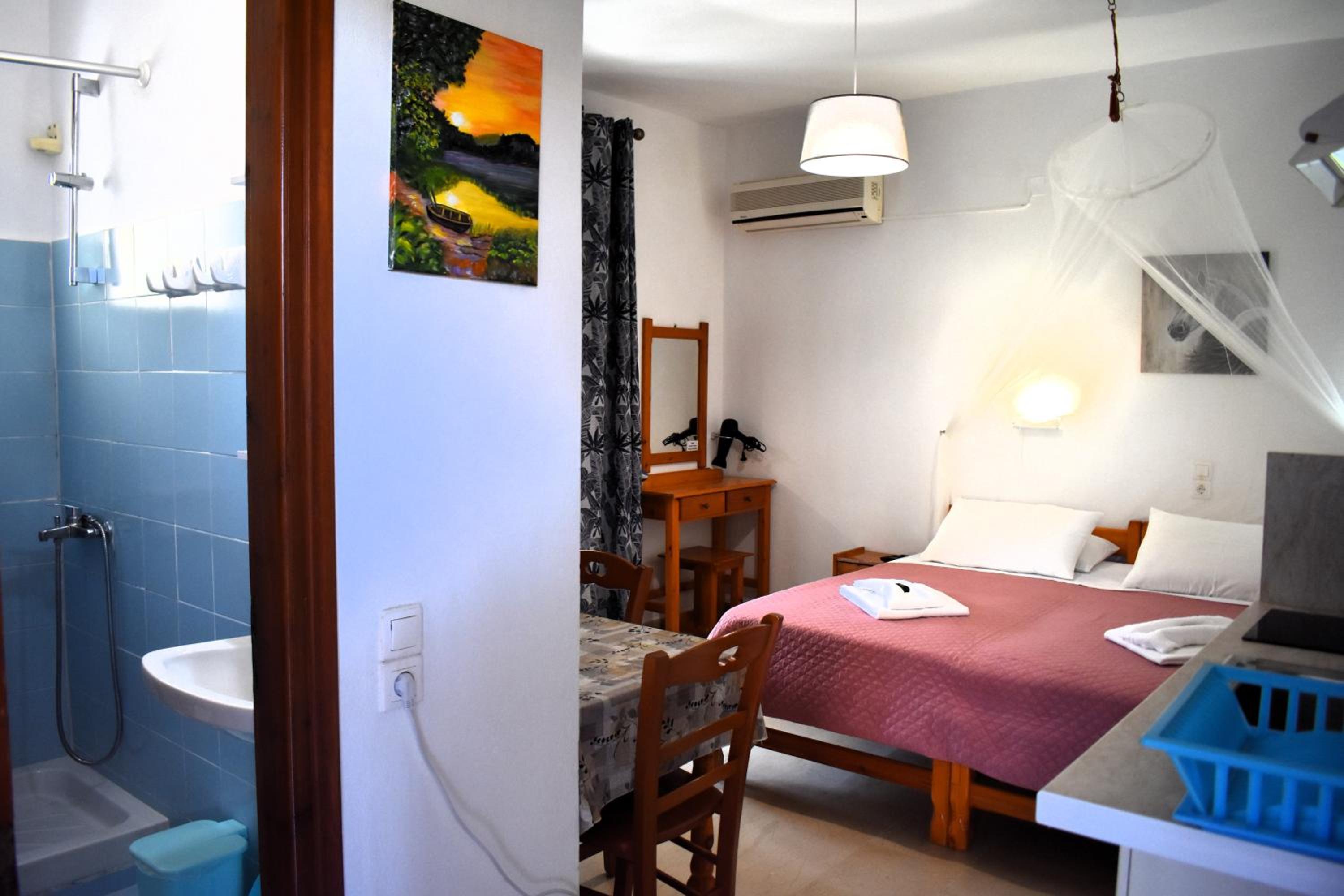 Kostas Apartments & studios