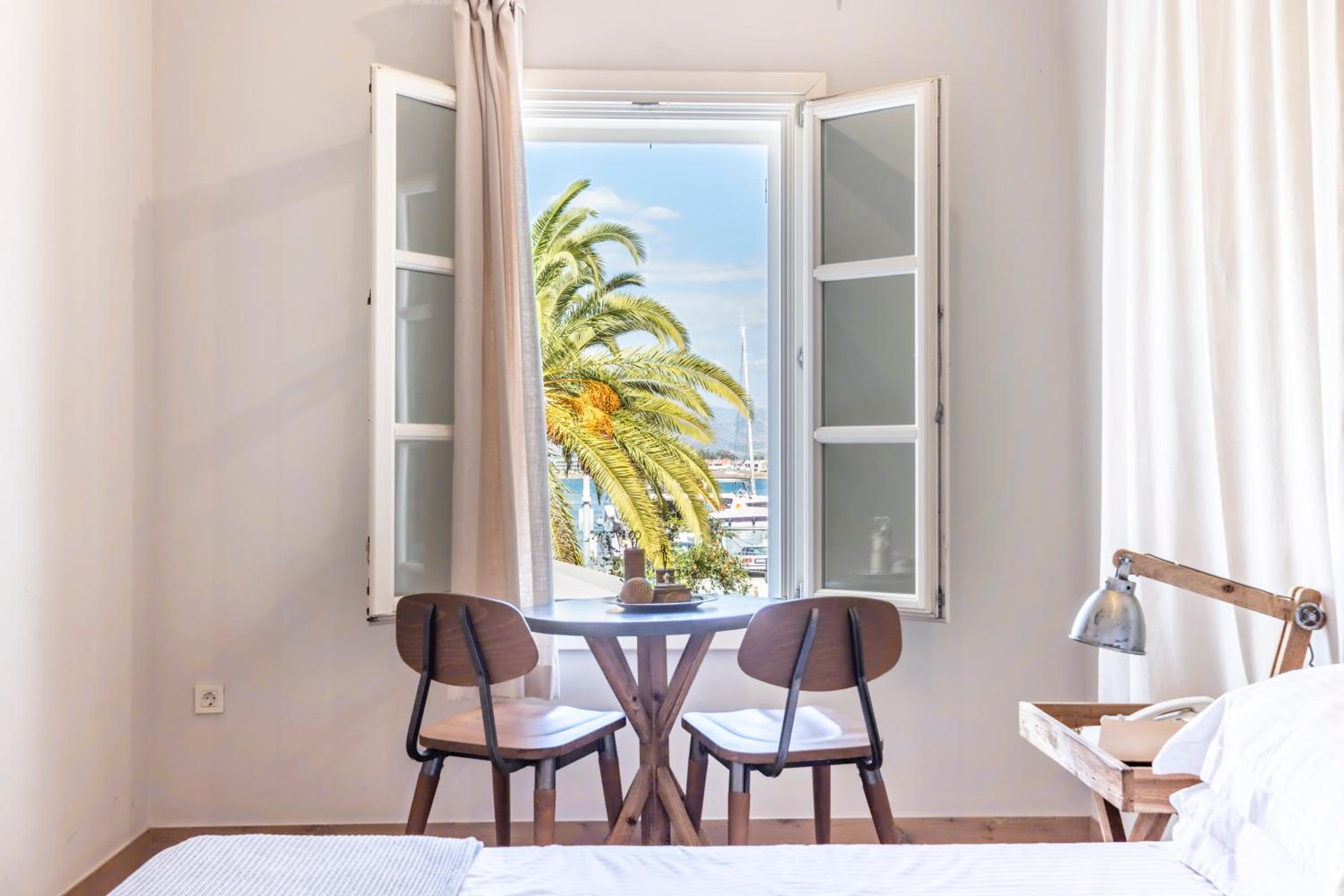 Amymone Suites