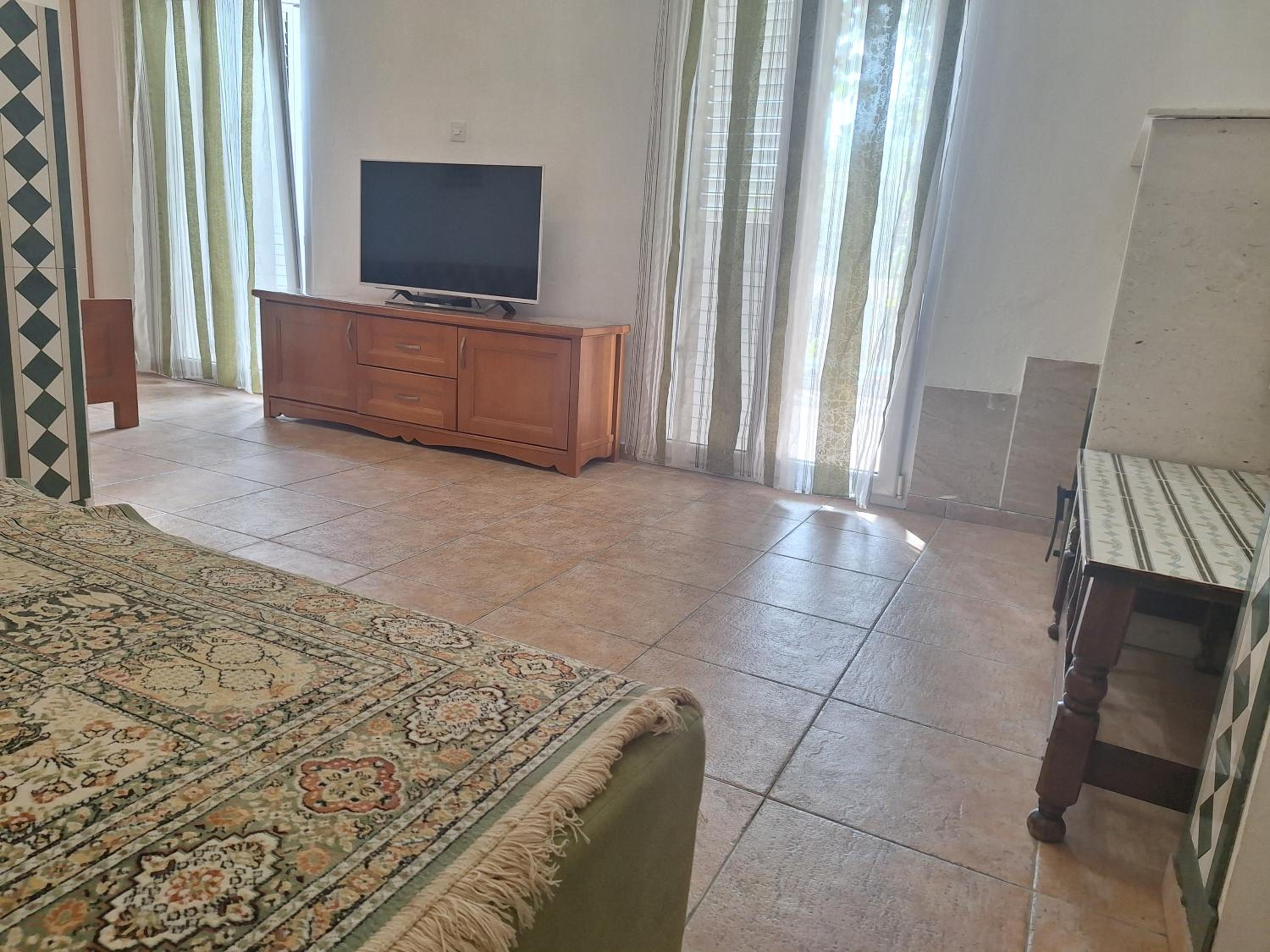 Apartment at villa with pool view 2