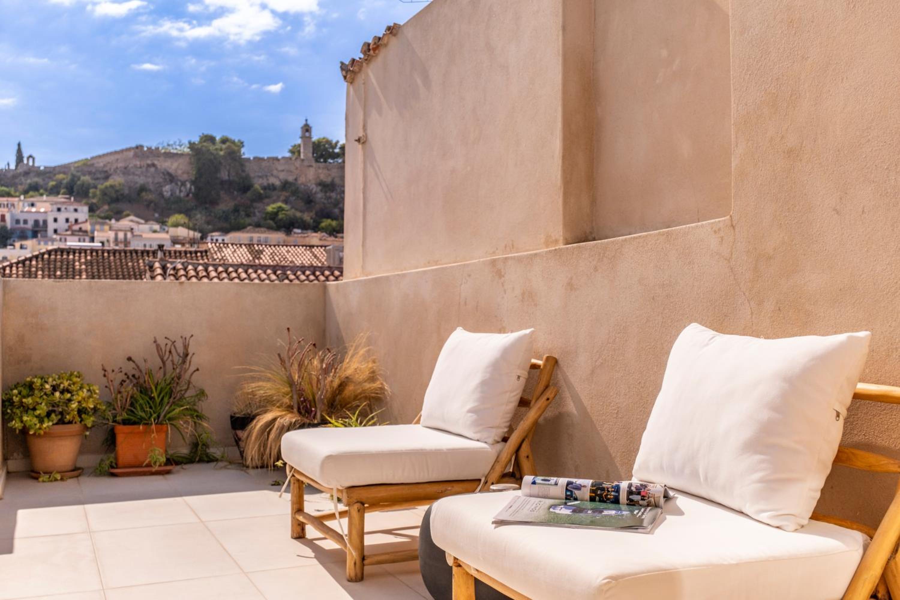 Amymone Suites