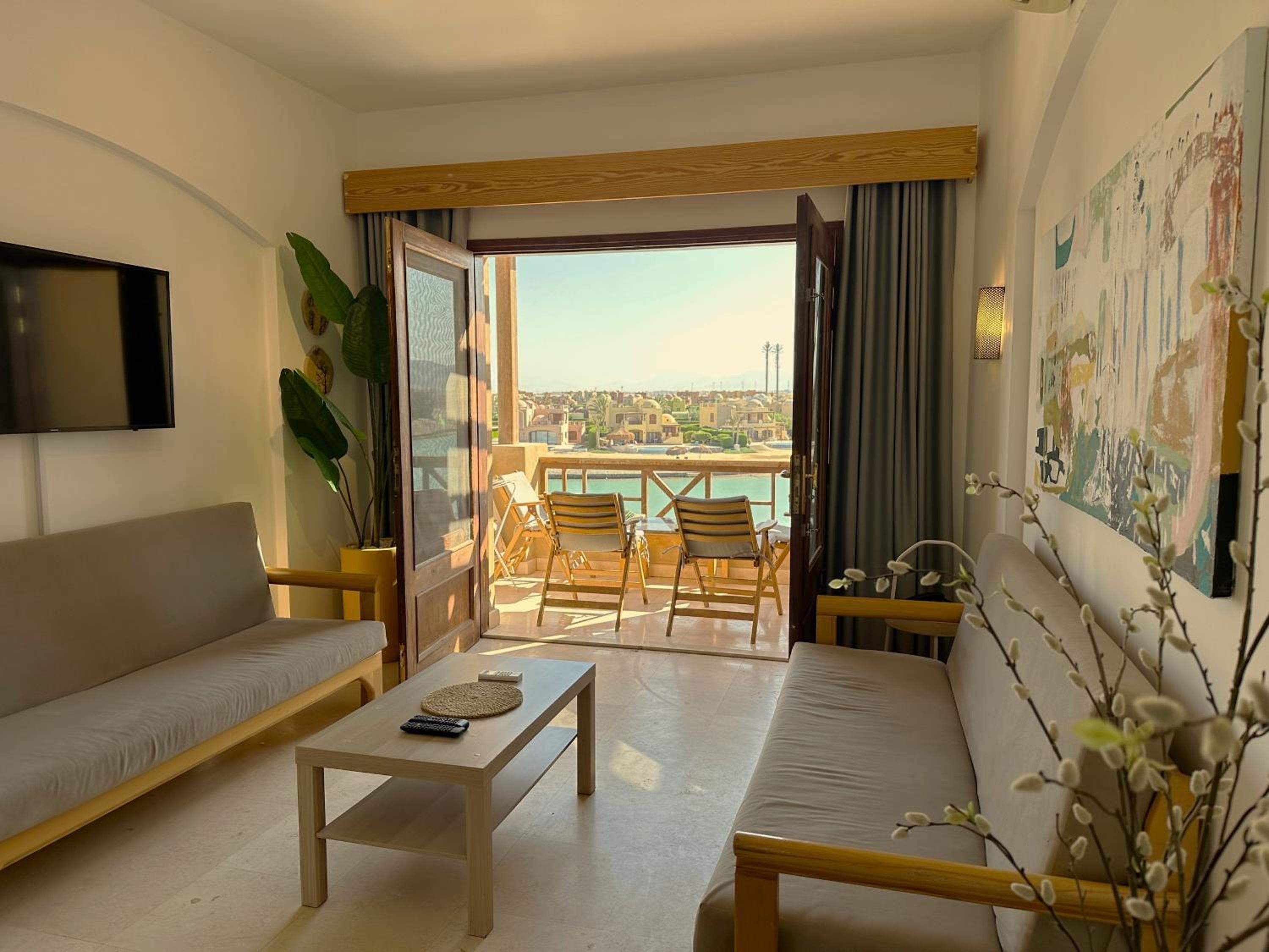 Artsy 1 BR Apt/ Free Pool & Lagoon Access @ElGouna view 2