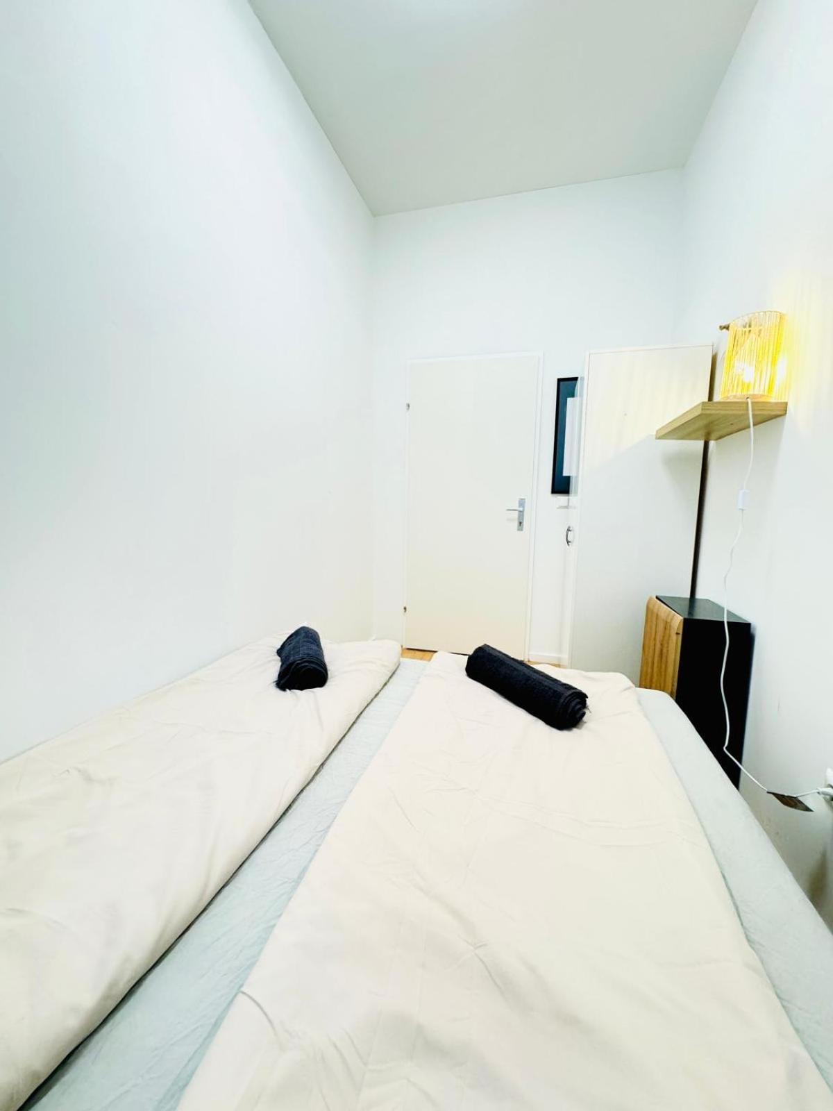 10 BR Apartment for Groups, 8-Min to Rathausplatz