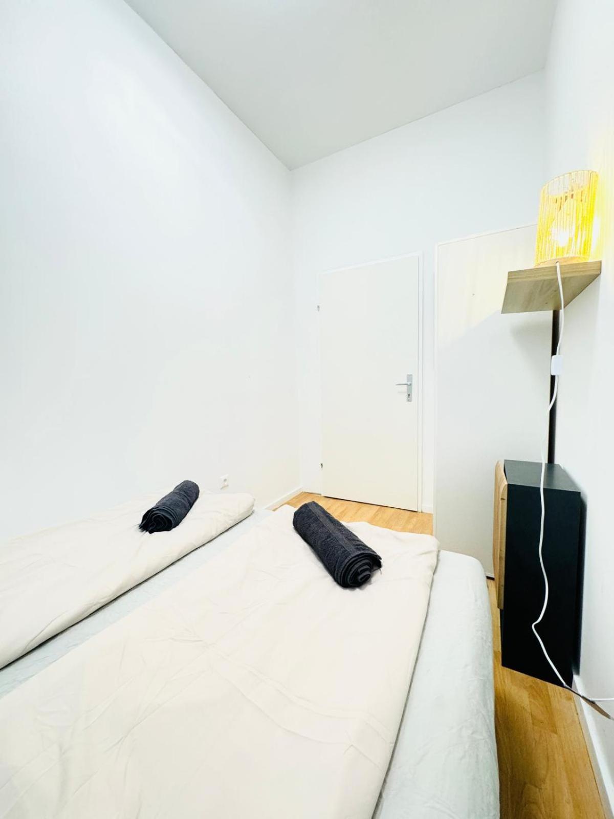 10 BR Apartment for Groups, 8-Min to Rathausplatz