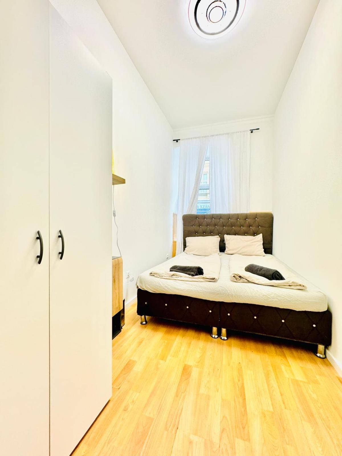 10 BR Apartment for Groups, 8-Min to Rathausplatz