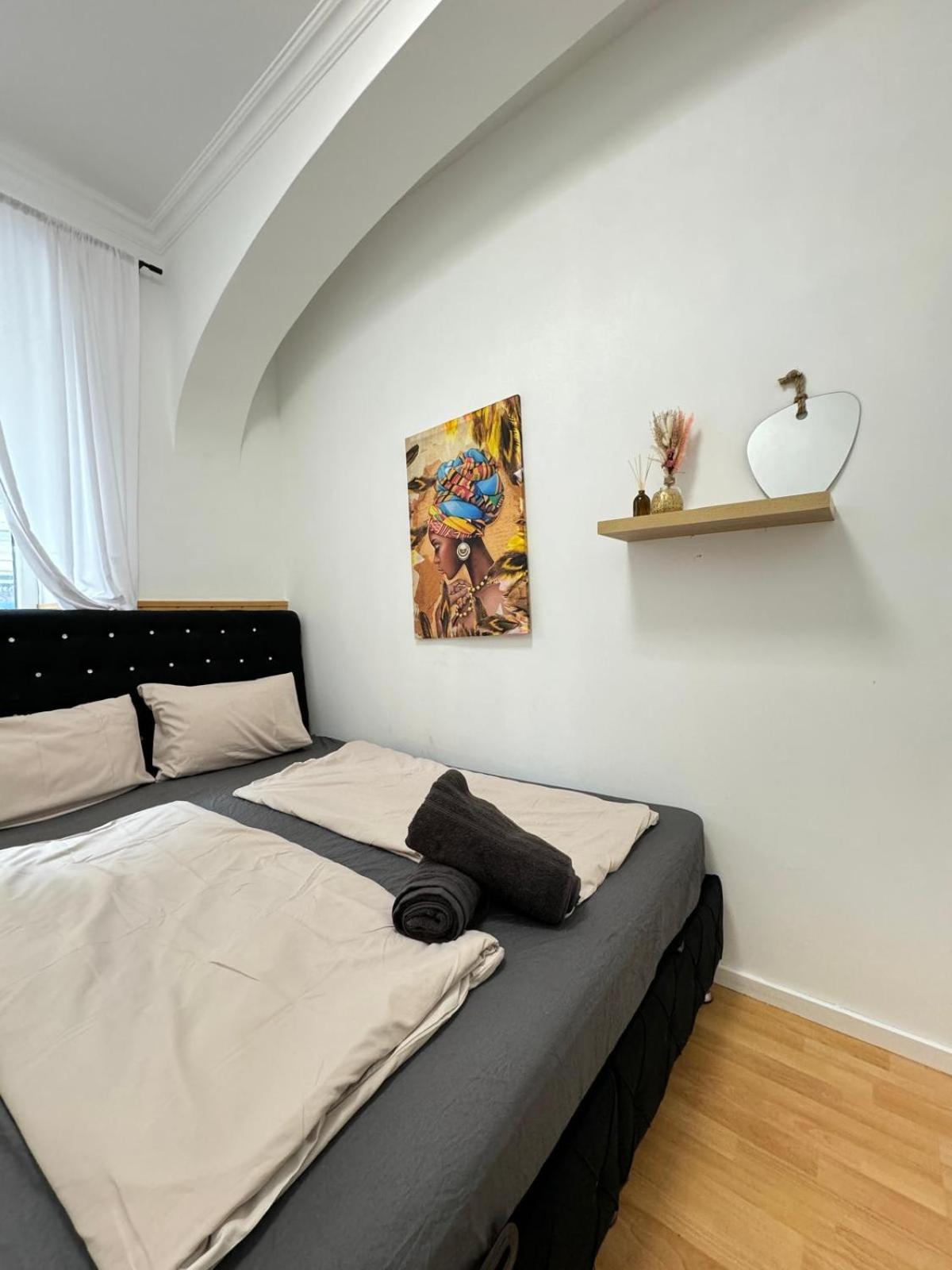 10 BR Apartment for Groups, 8-Min to Rathausplatz