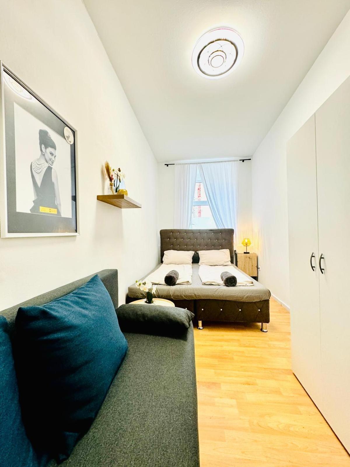 10 BR Apartment for Groups, 8-Min to Rathausplatz