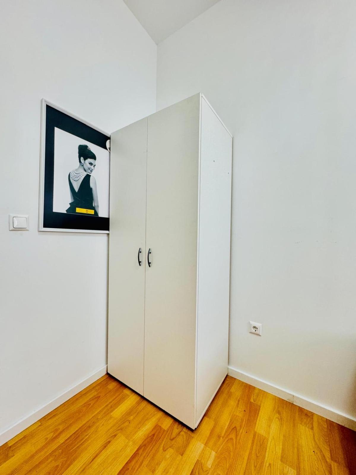10 BR Apartment for Groups, 8-Min to Rathausplatz