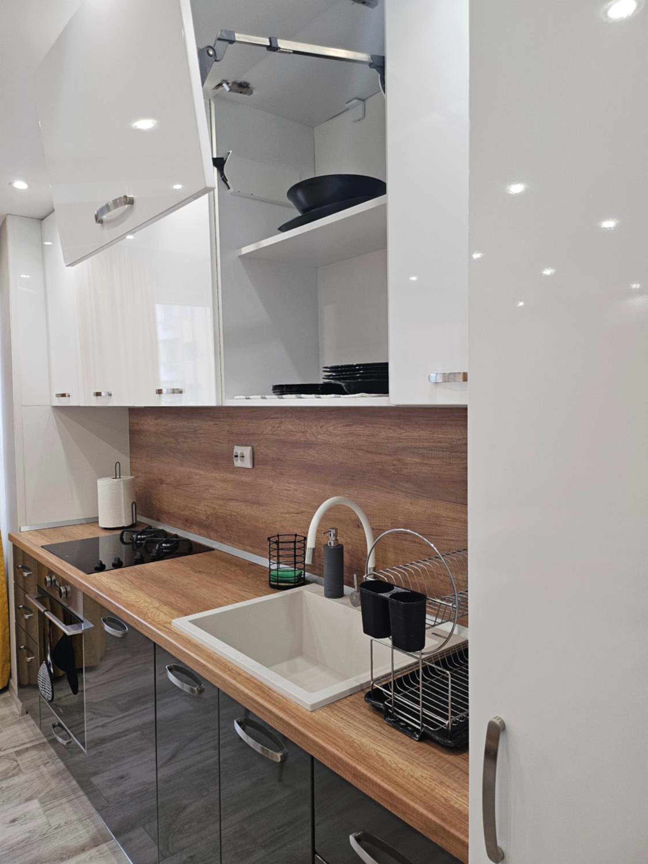 Boutique apartment yellow 1