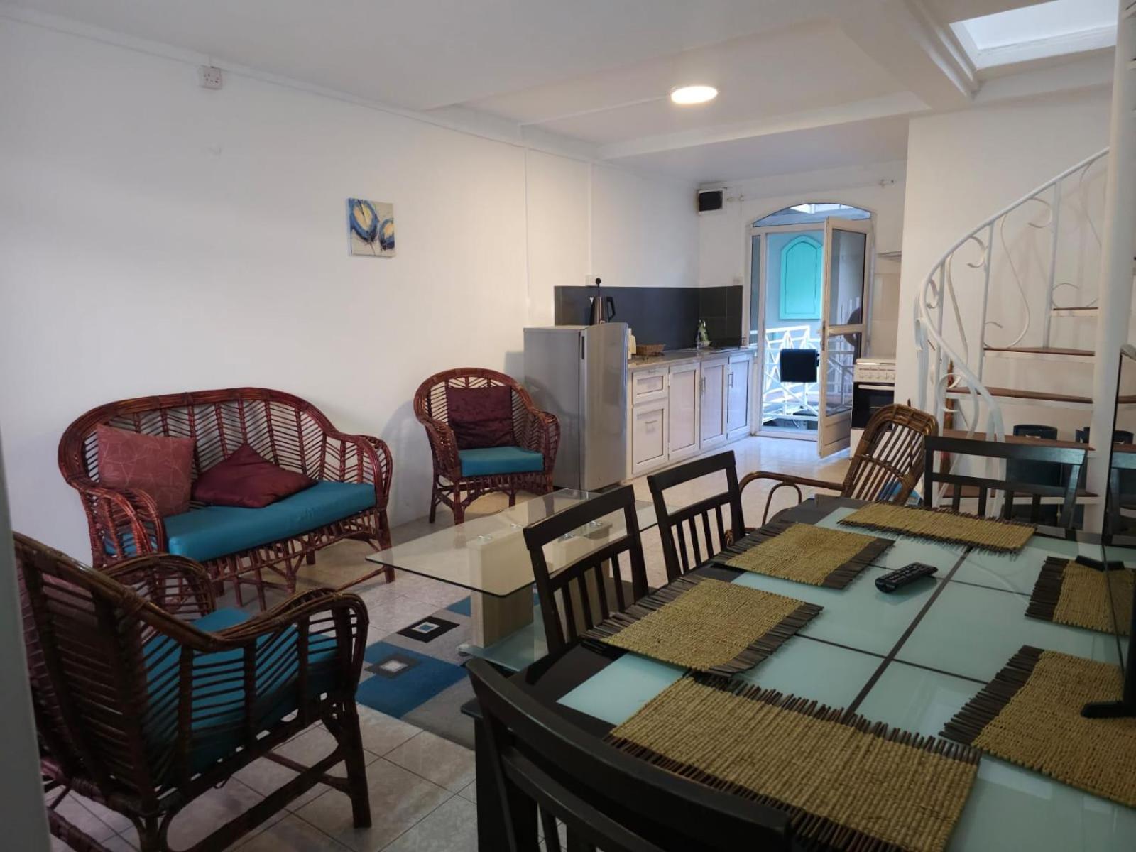 Les Badamiers Seafont Apartment - Blue Bay view 2