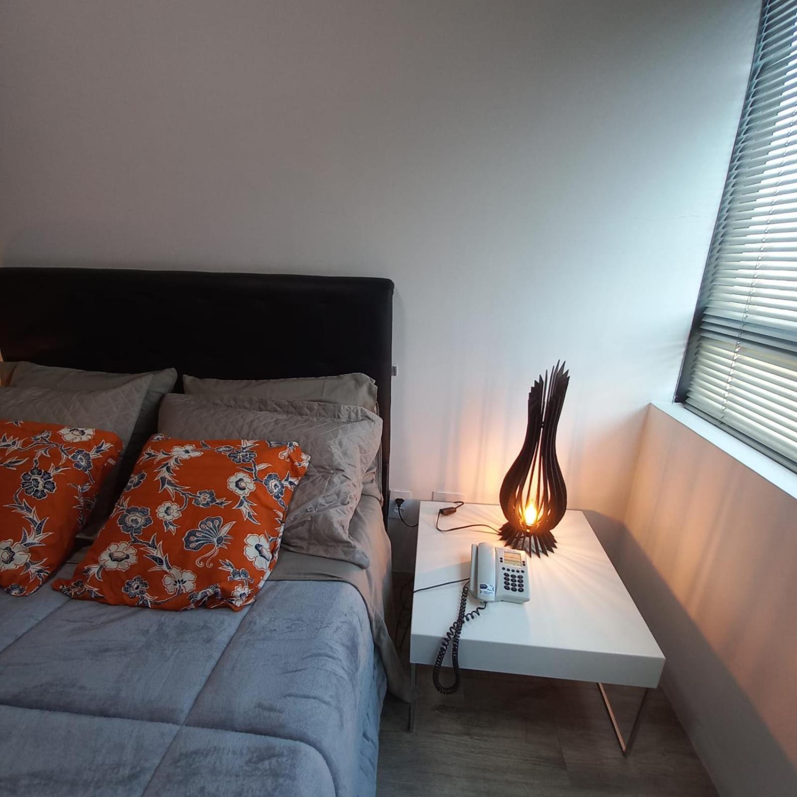Quarto de casal - Caesar Towers Paulista - Blue Tree Premium Paulista - à 150 metros da Avenida Paulista - estadia estendida - bônus 12 horas