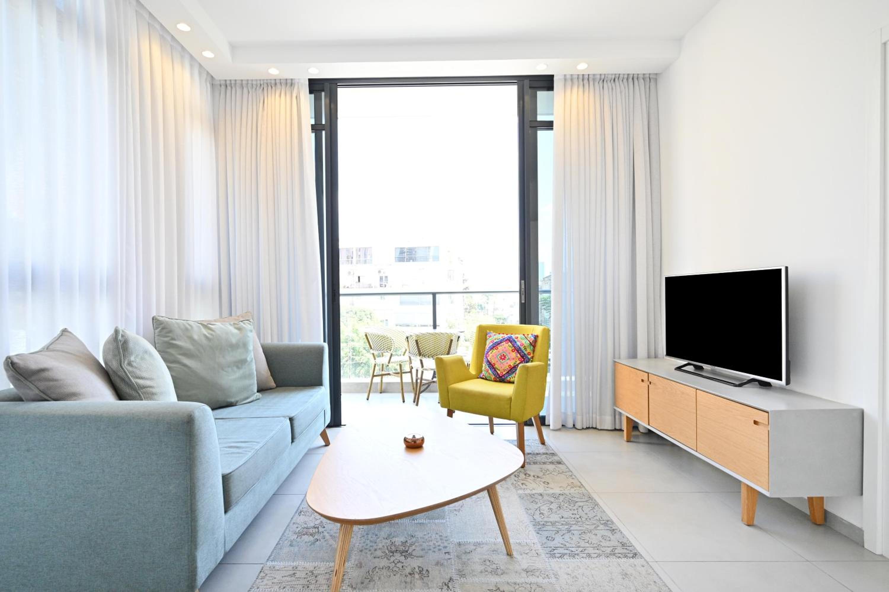 Beauty 2 BR in Gordon Beach by HolyGuest view 2