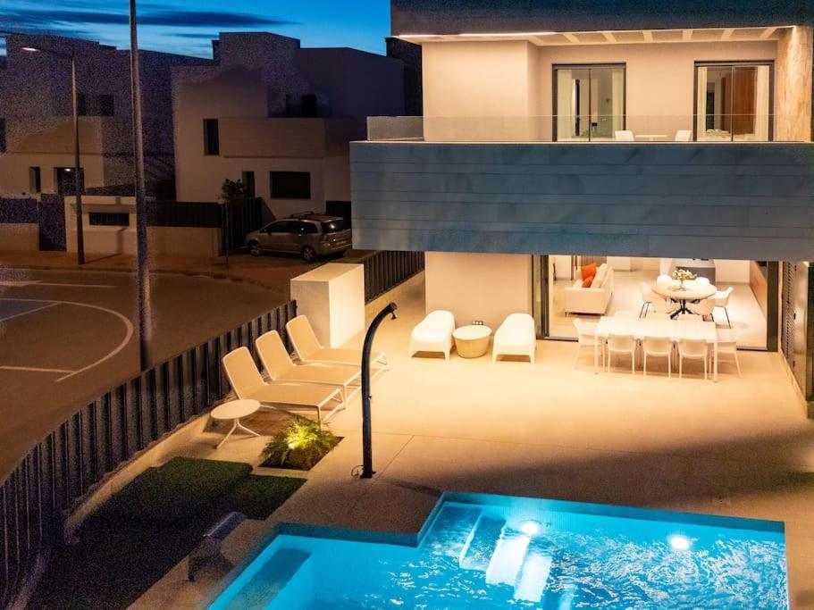 Hotel Luxueuze villa met eigen verwarmd zwembad - Image 1