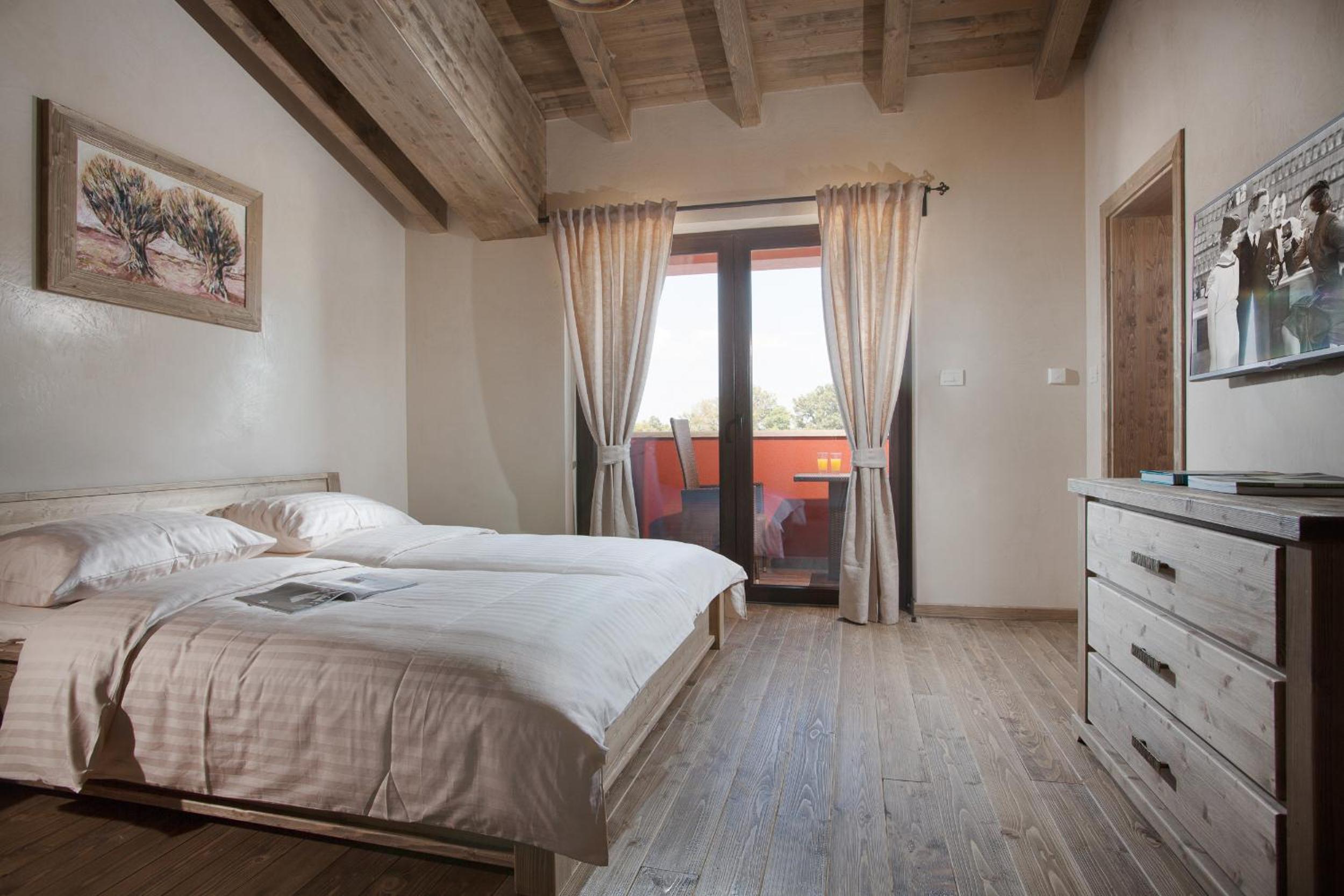 Residence Monaco for 10 people in Central Istria with 65 m2 private pool, large garden & spa