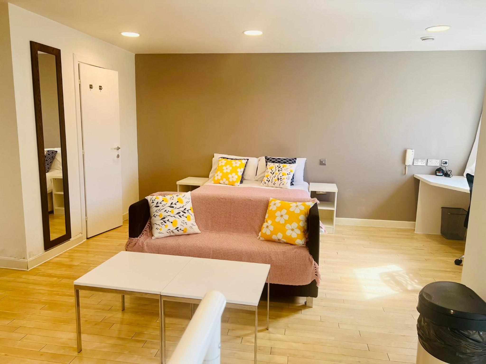 Stuhomes - Arundel House